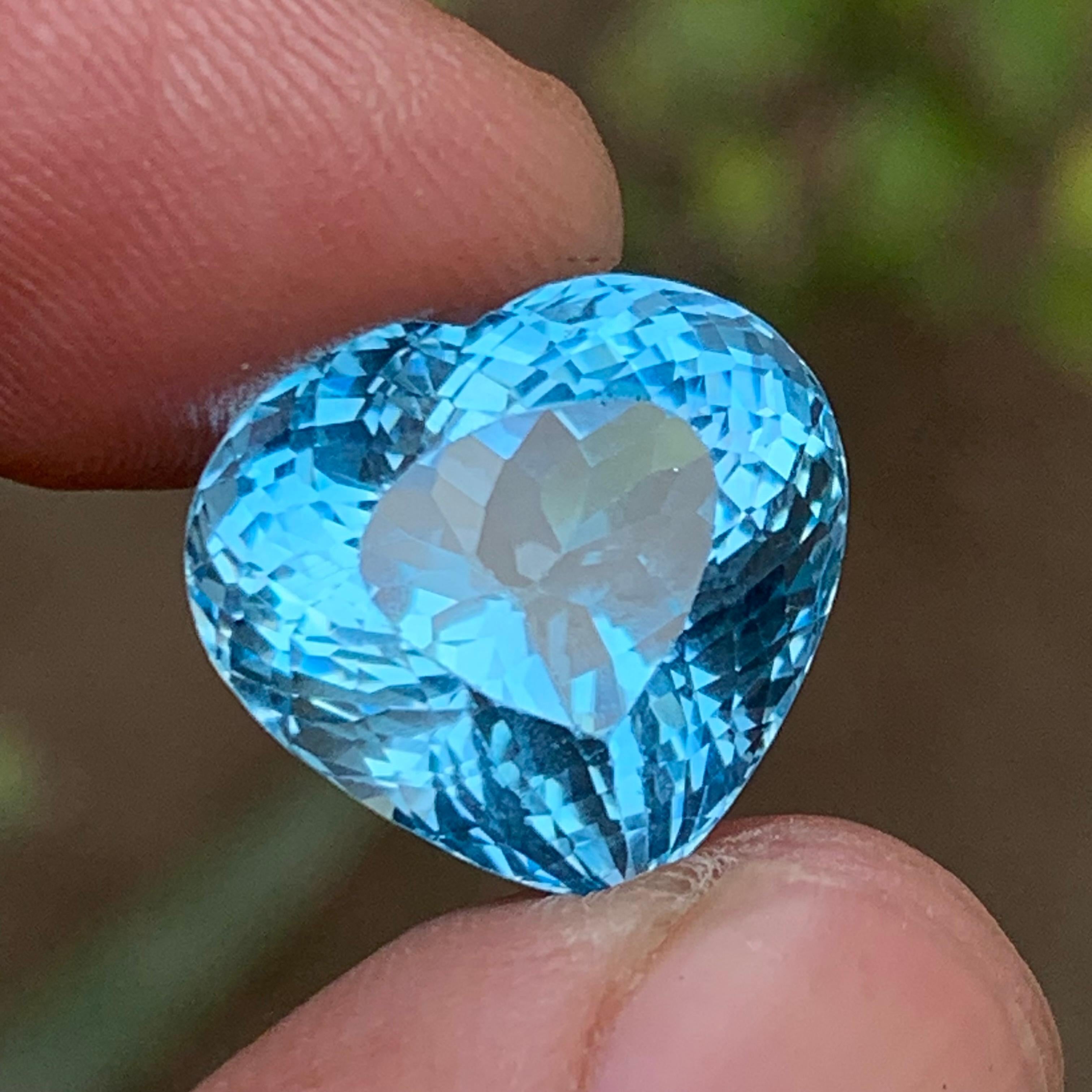 Light Swiss Blue Natural Topaz Loose Gemstone for Pendant, or any other Jewelry Setting-Heart Shape from Brazil!!

💎 GEMSTONE TYPE: Swiss Blue Topaz
⚖️ WEIGHT: 20.30 Carats
🪚 SHAPE & CUT: Heart Shape
📏 SIZE (MM): 15.17 x 16.48 x 11.20
🌈 COLOR: 