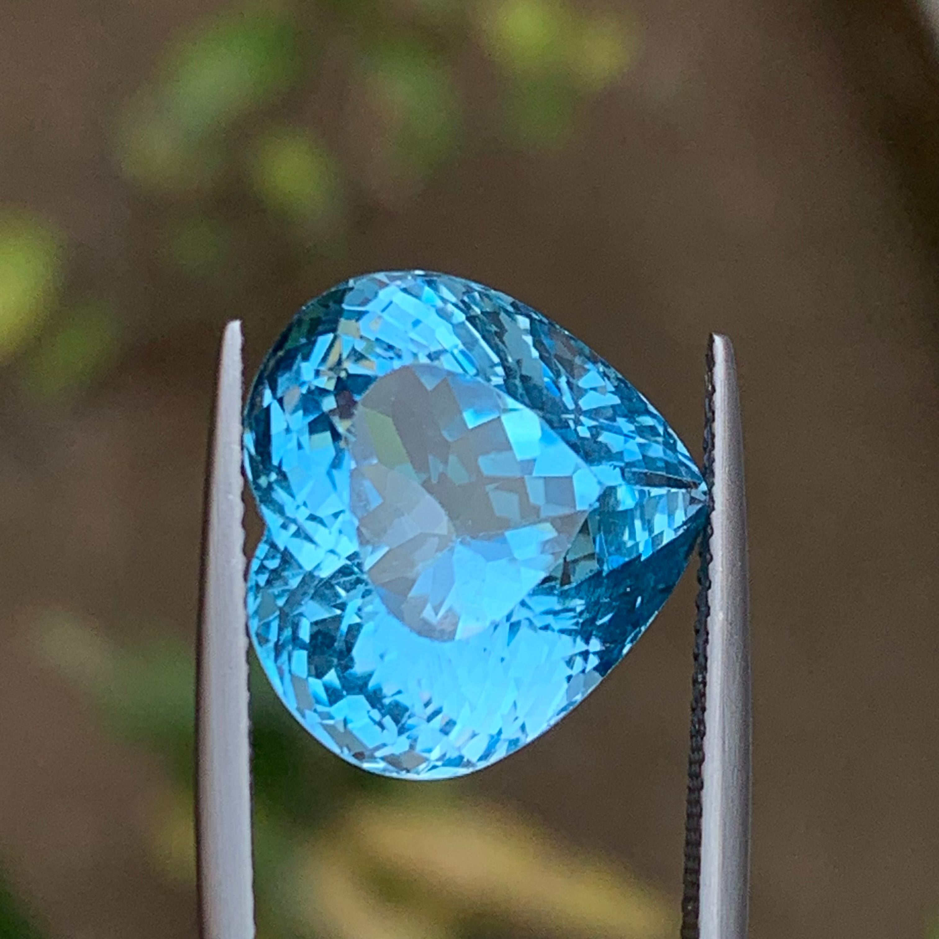 Light Swiss Blue Natural Topaz Pendant Gemstone 20.30 Ct Heart Shape for Jewelry For Sale 1