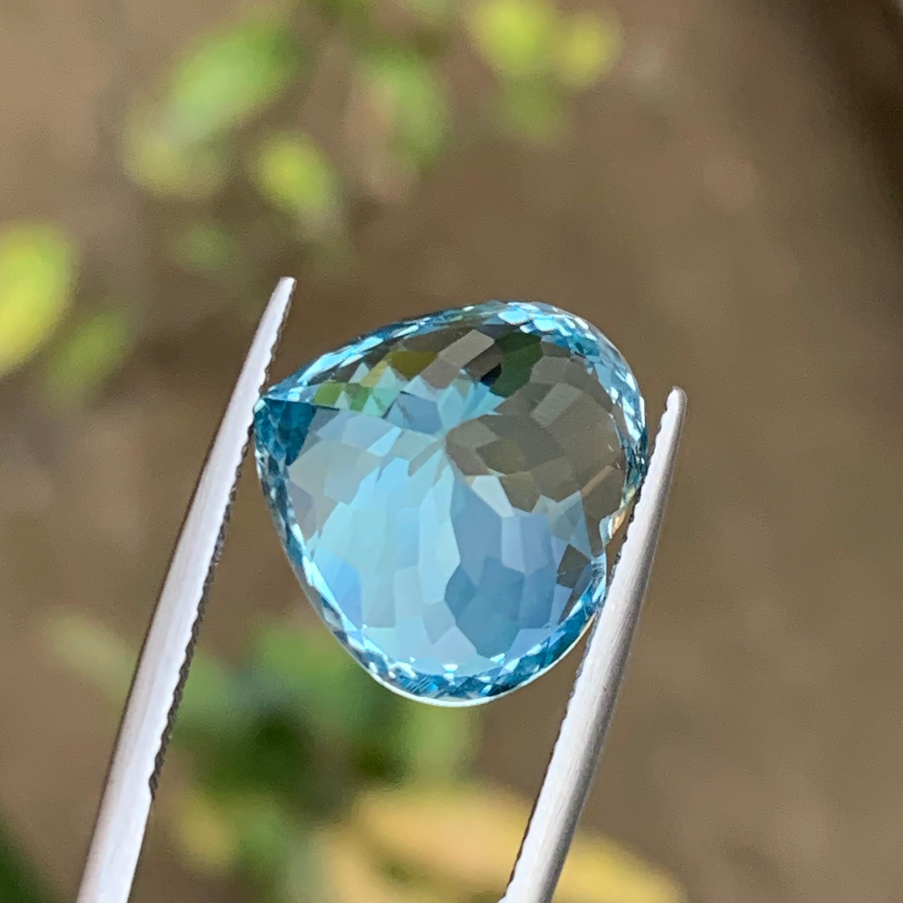 Light Swiss Blue Natural Topaz Pendant Gemstone 20.30 Ct Heart Shape for Jewelry For Sale 2