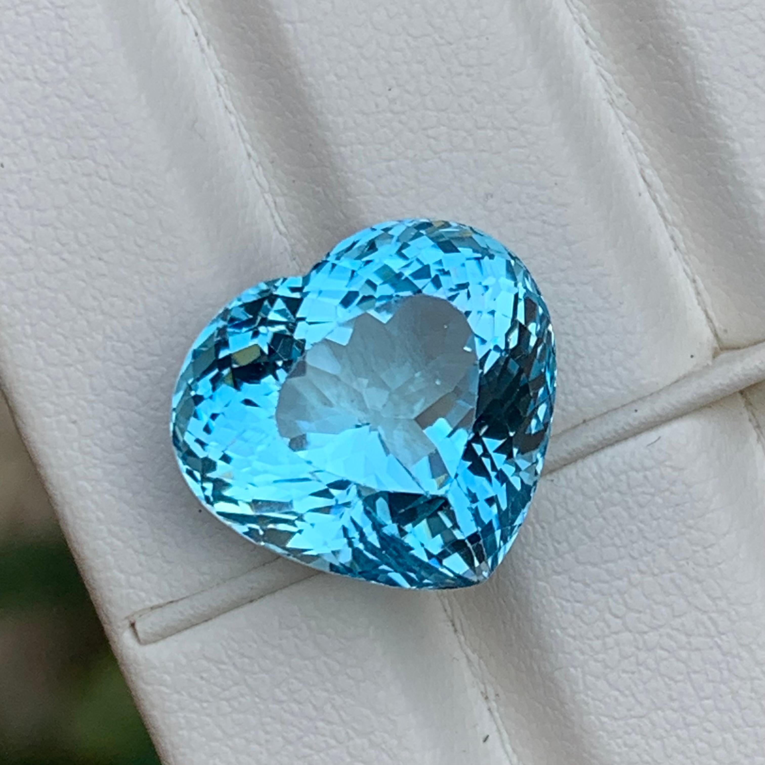 Light Swiss Blue Natural Topaz Pendant Gemstone 20.30 Ct Heart Shape for Jewelry For Sale 3
