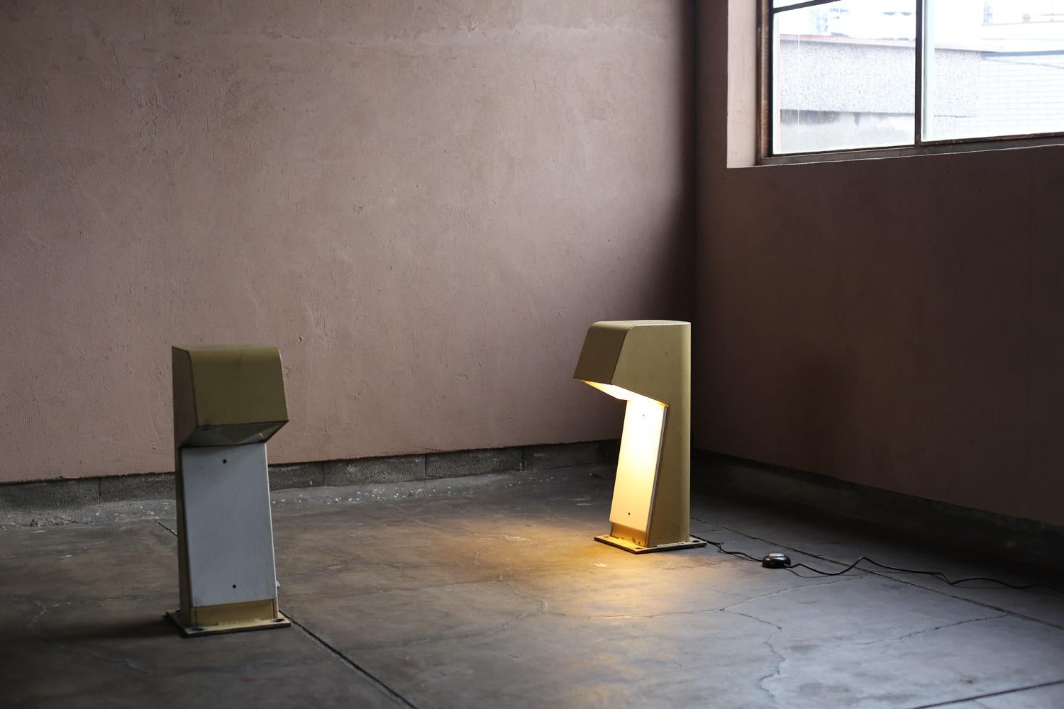 Light terminal von Jean Balladur (Moderne der Mitte des Jahrhunderts) im Angebot