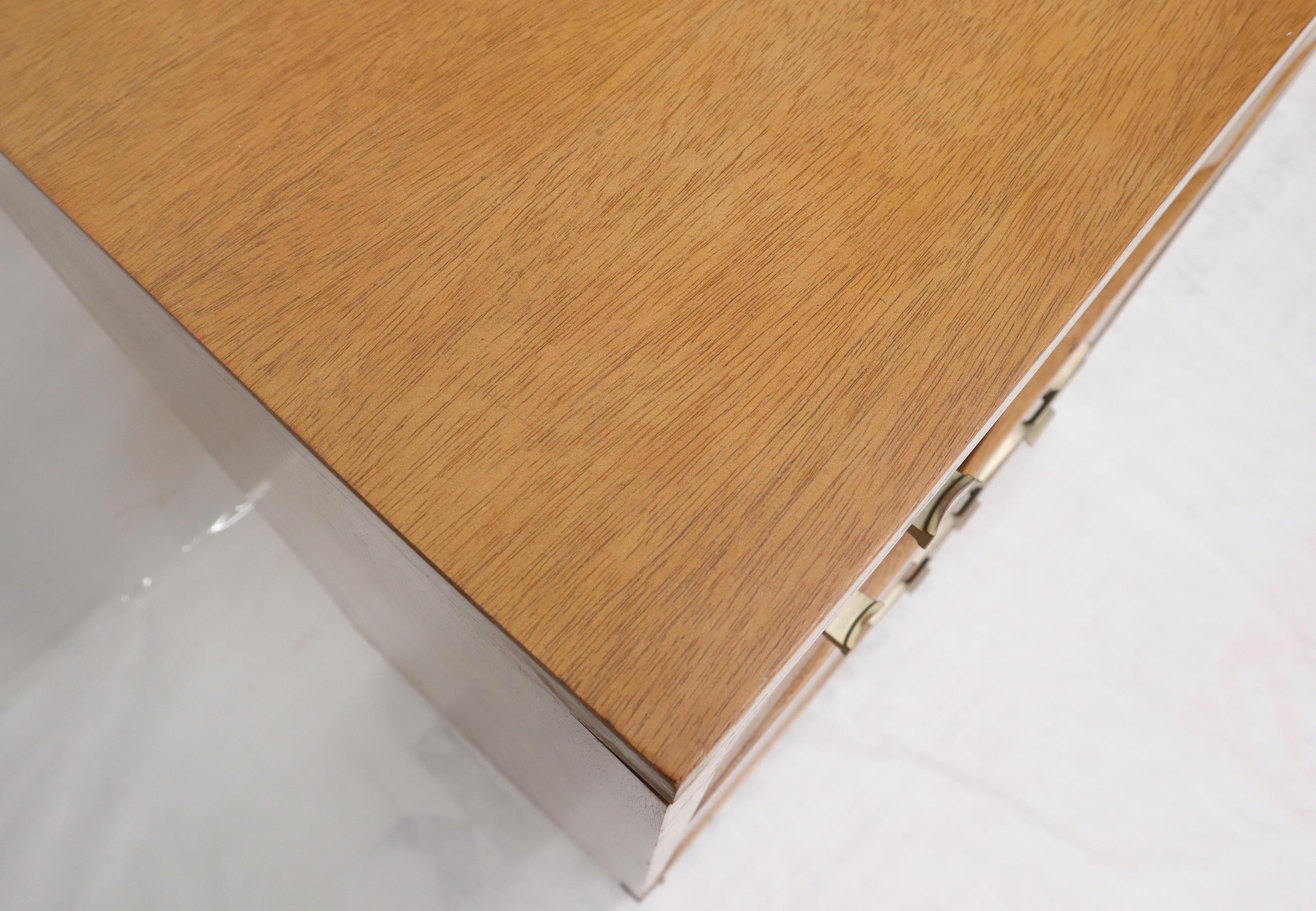 Cassettone a cinque cassetti Light Tone di Hooker in vendita 7