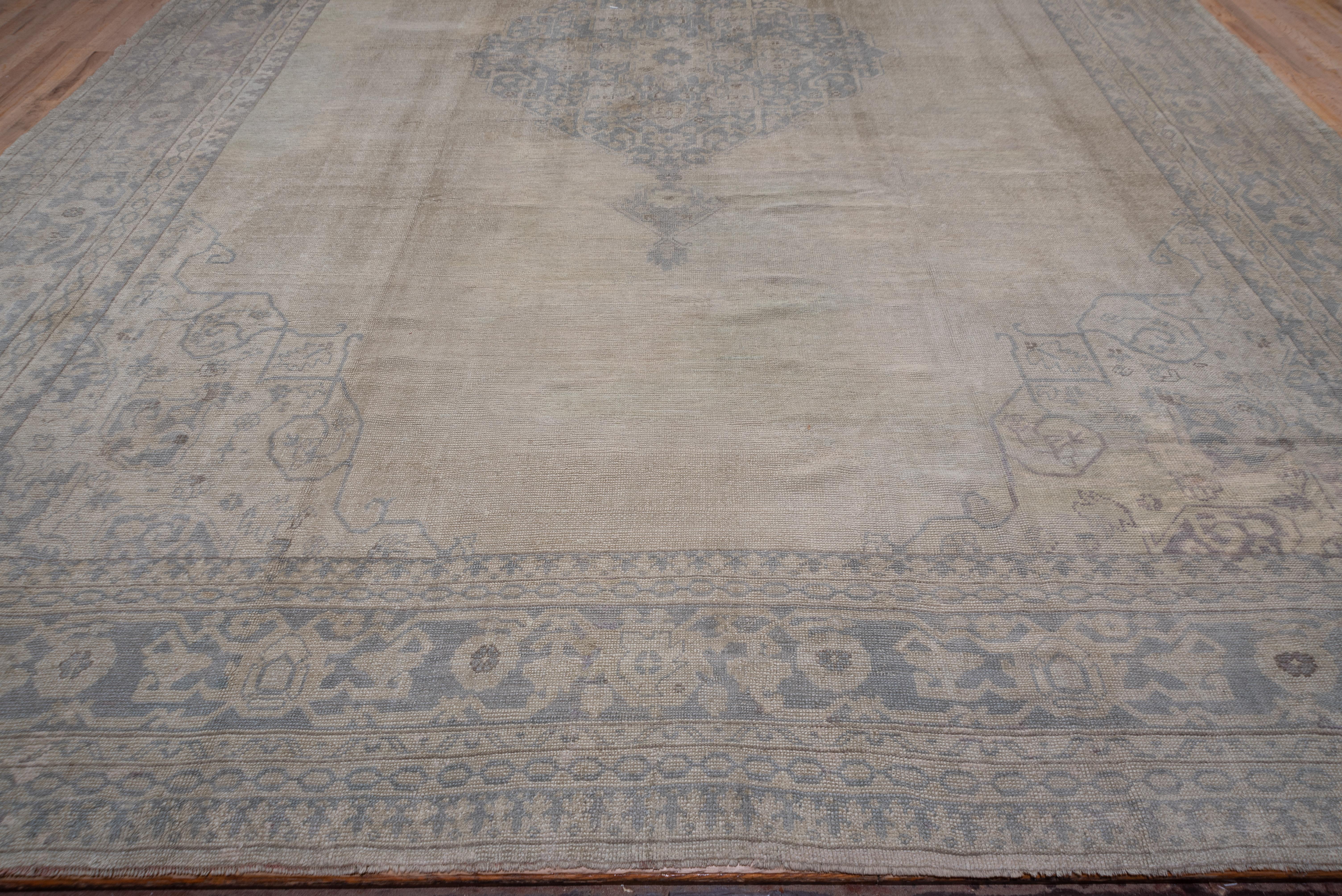 Hand-Knotted Light Toned Oushak Carpet, circa 1920s For Sale