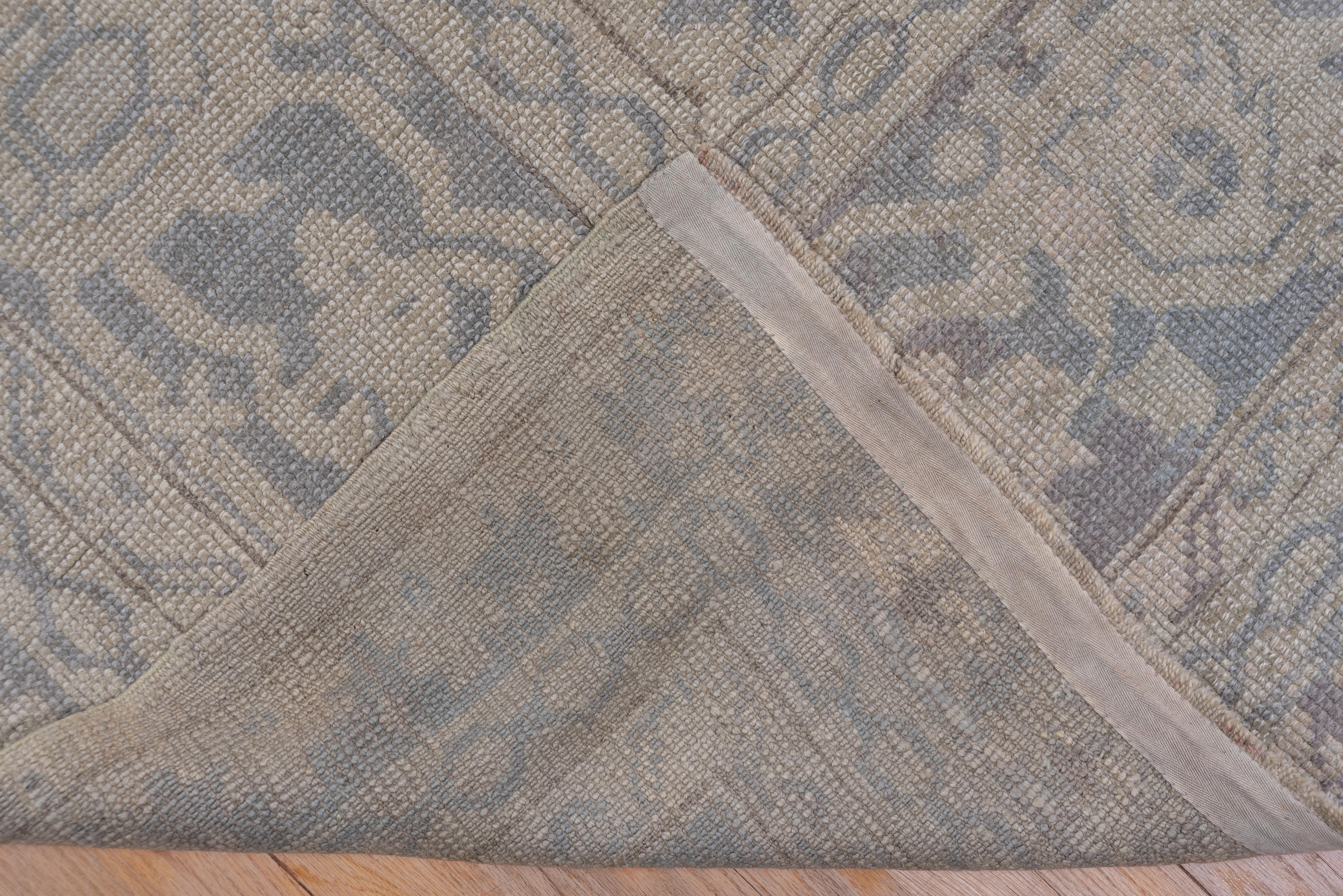 20th Century Light Toned Oushak Carpet, circa 1920s For Sale
