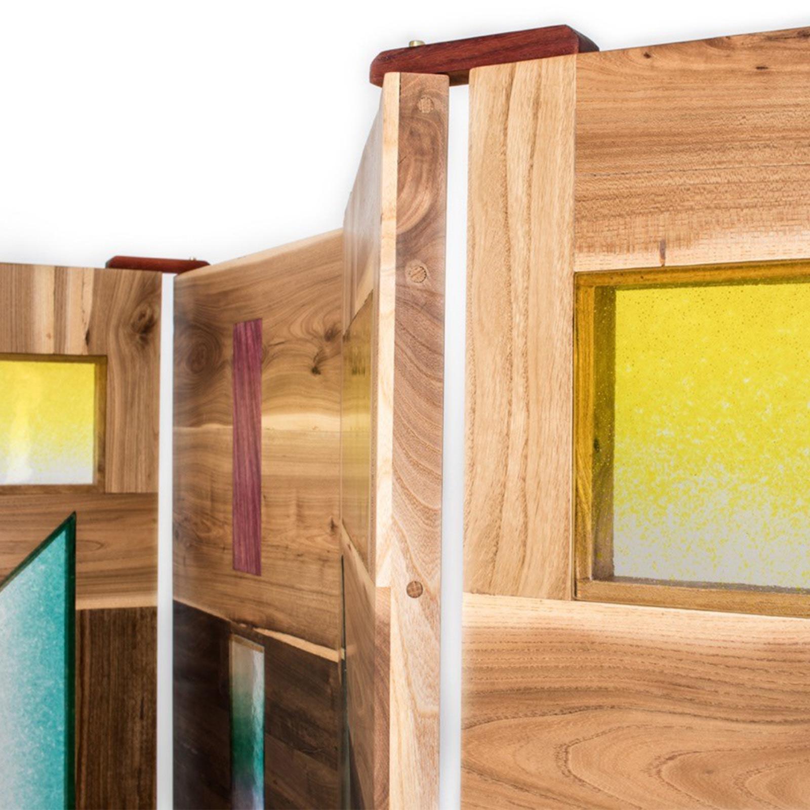 XXIe siècle et contemporain Écran en bois « Light Tropics » avec verre de Murano Mutlicolore par Hillsideout en vente