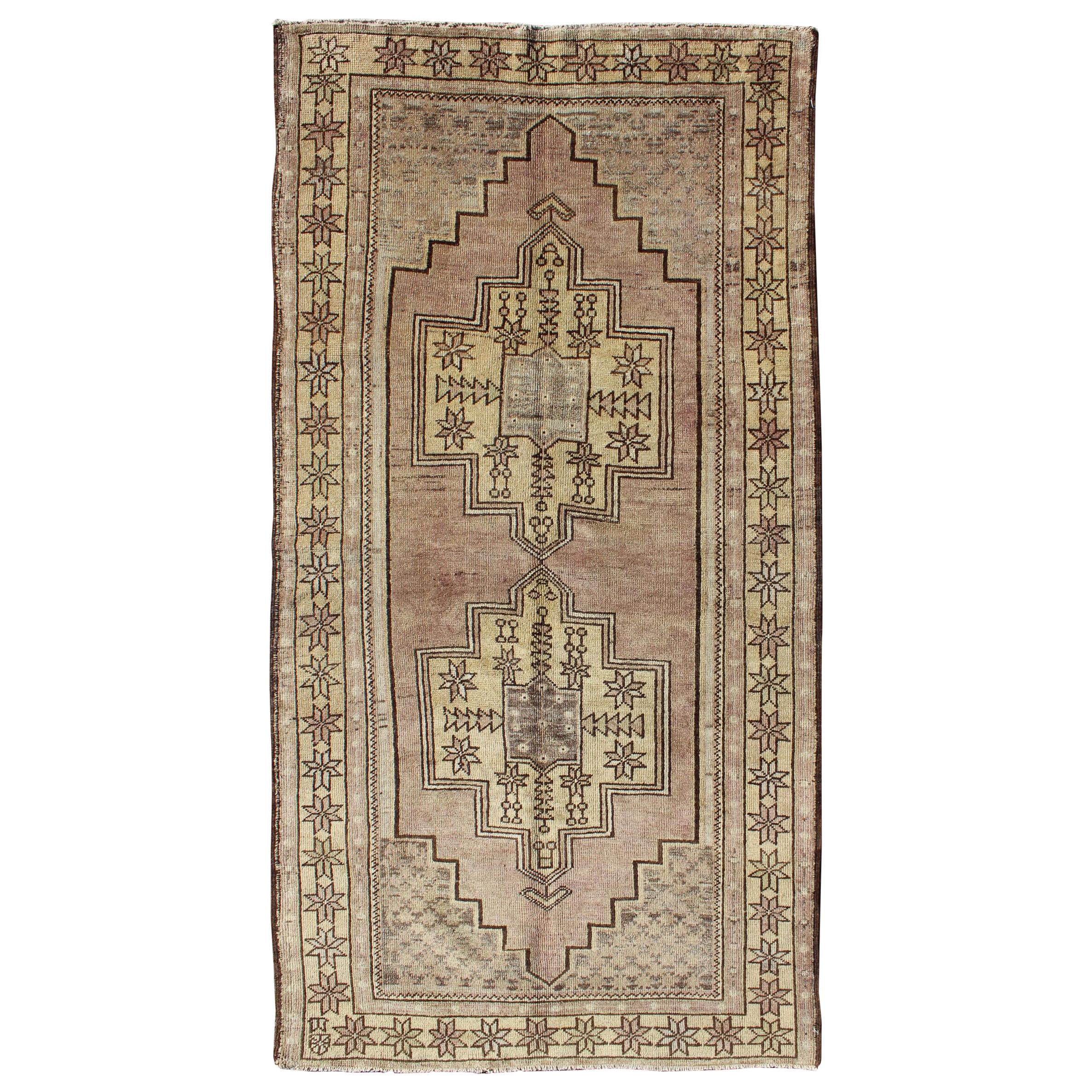 Light Turkish Oushak Rug with Dual Medallion Design For Sale