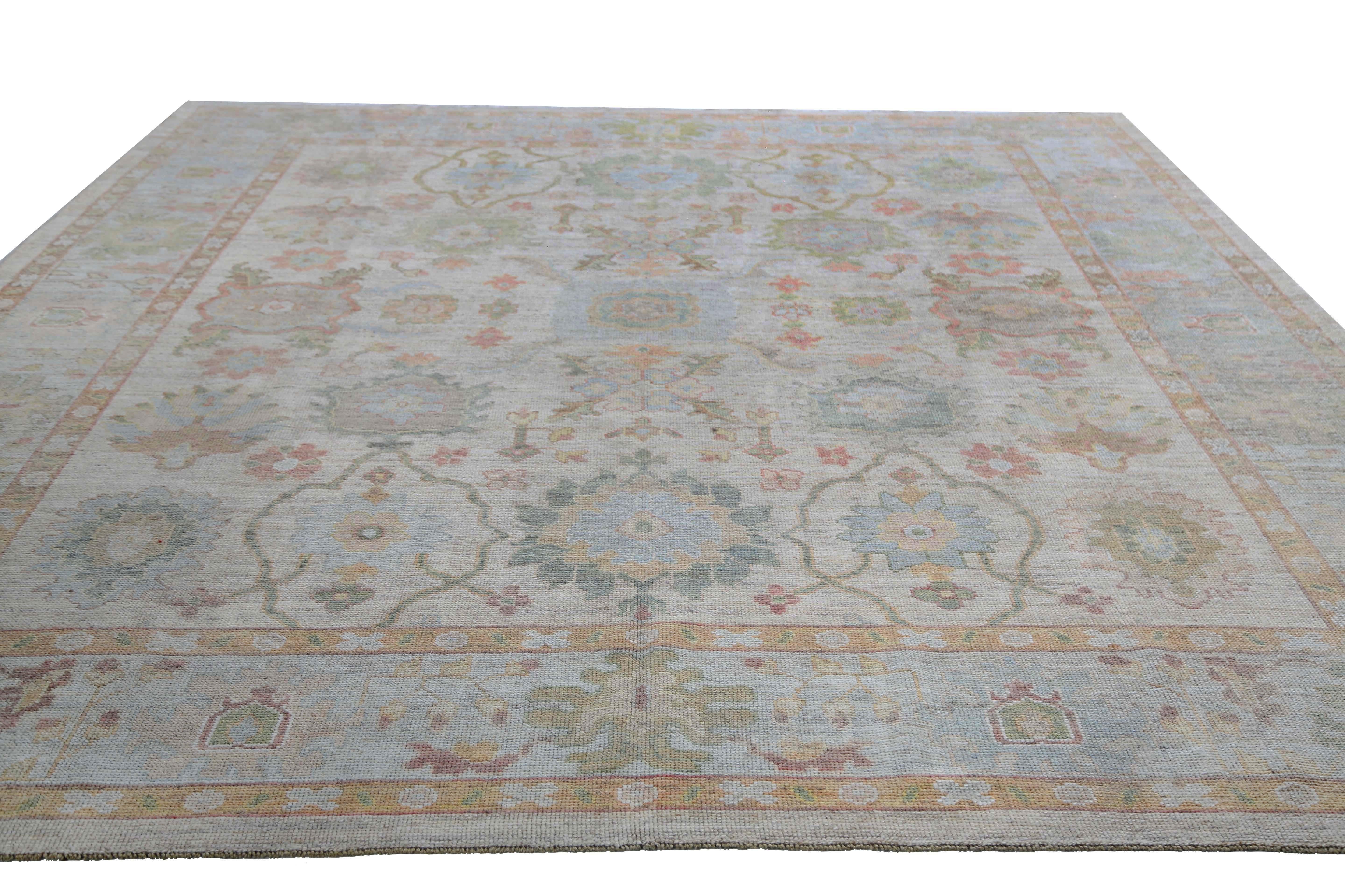 Light Turkish Oushak Rug with Soft Elements For Sale 2