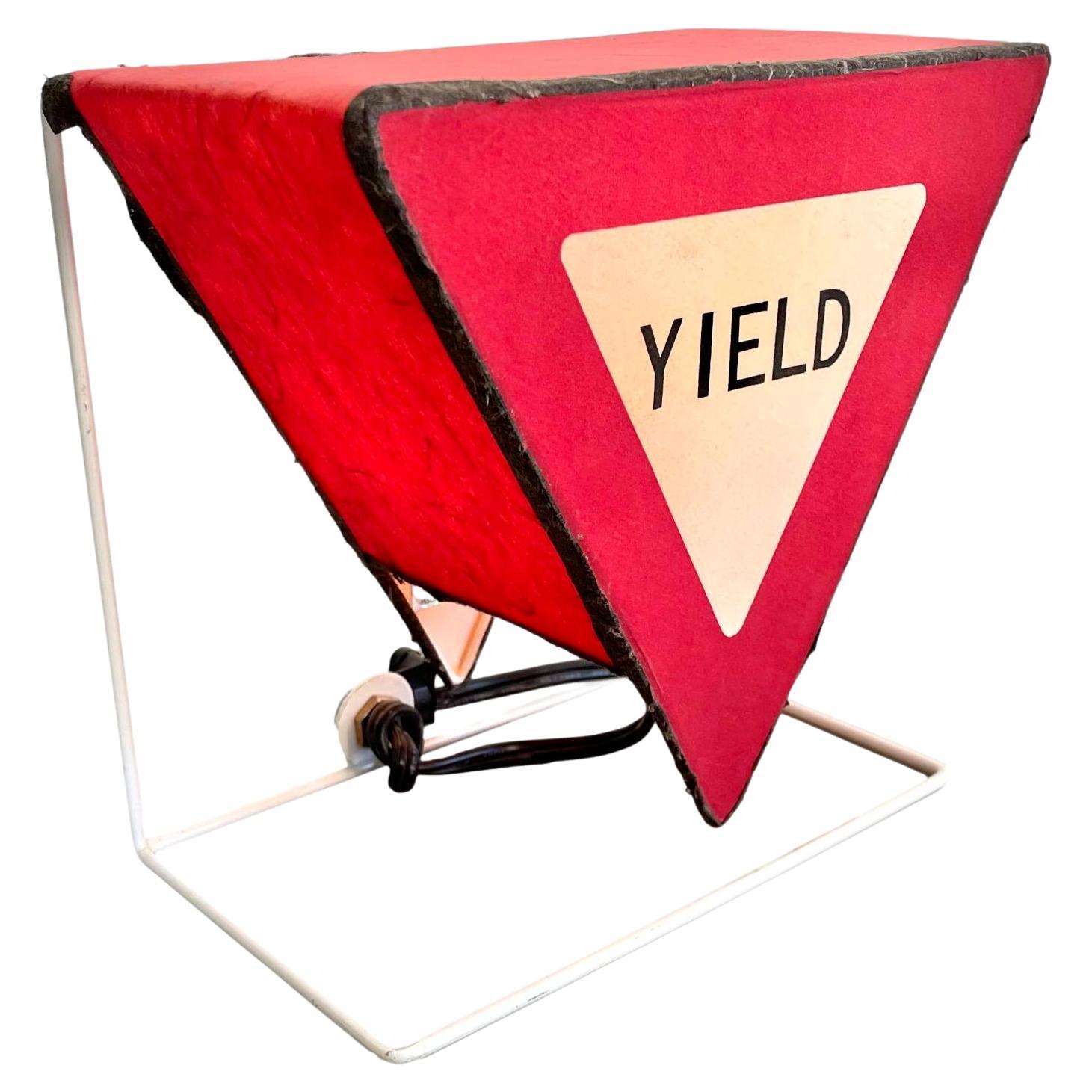 Enseigne en papier « Yield » éclairée, années 1980