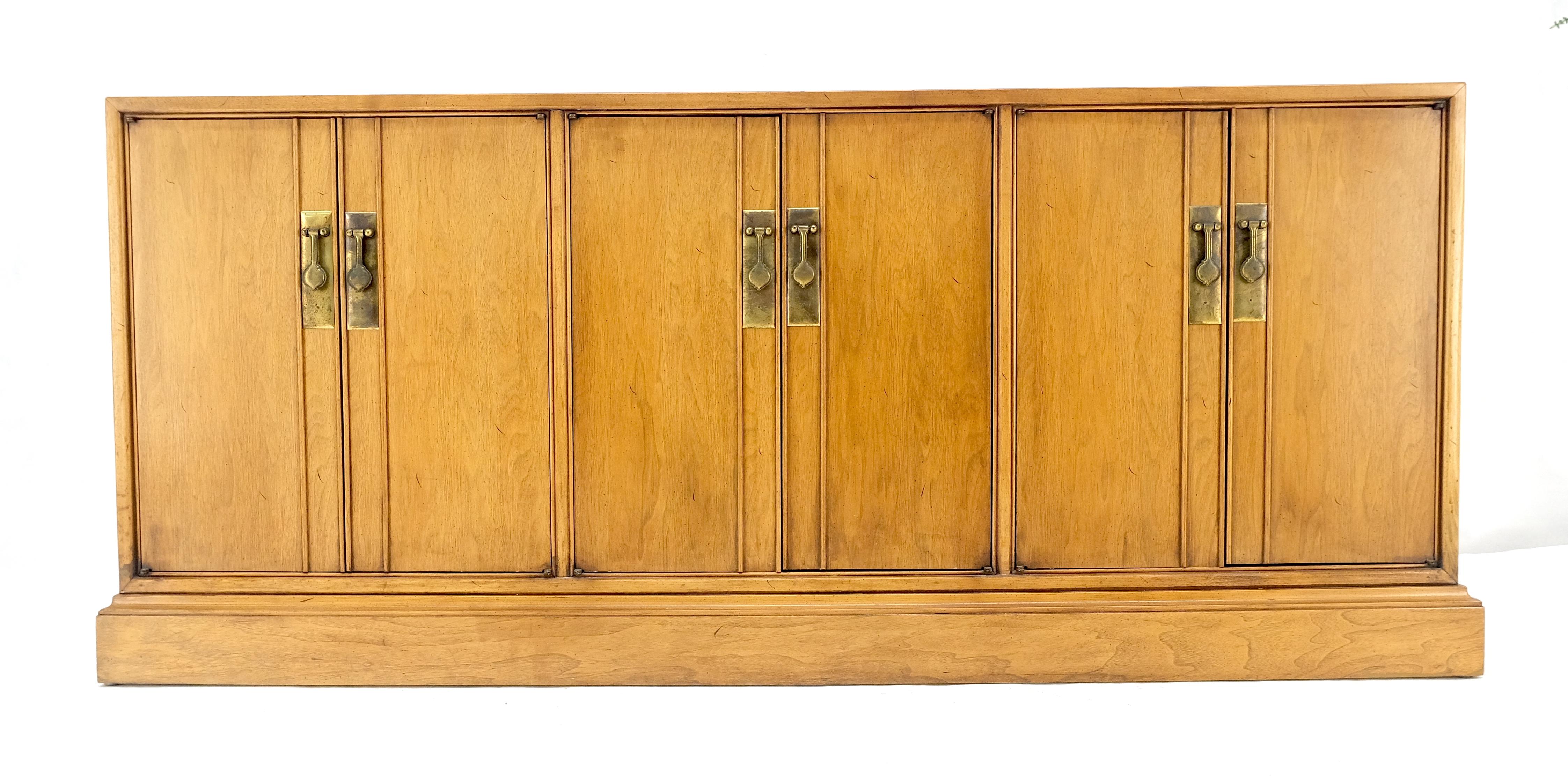 Light Walnut 3 Compartments 6 Doors Drawers Long Credenza Dresser c1970s MINT For Sale 7