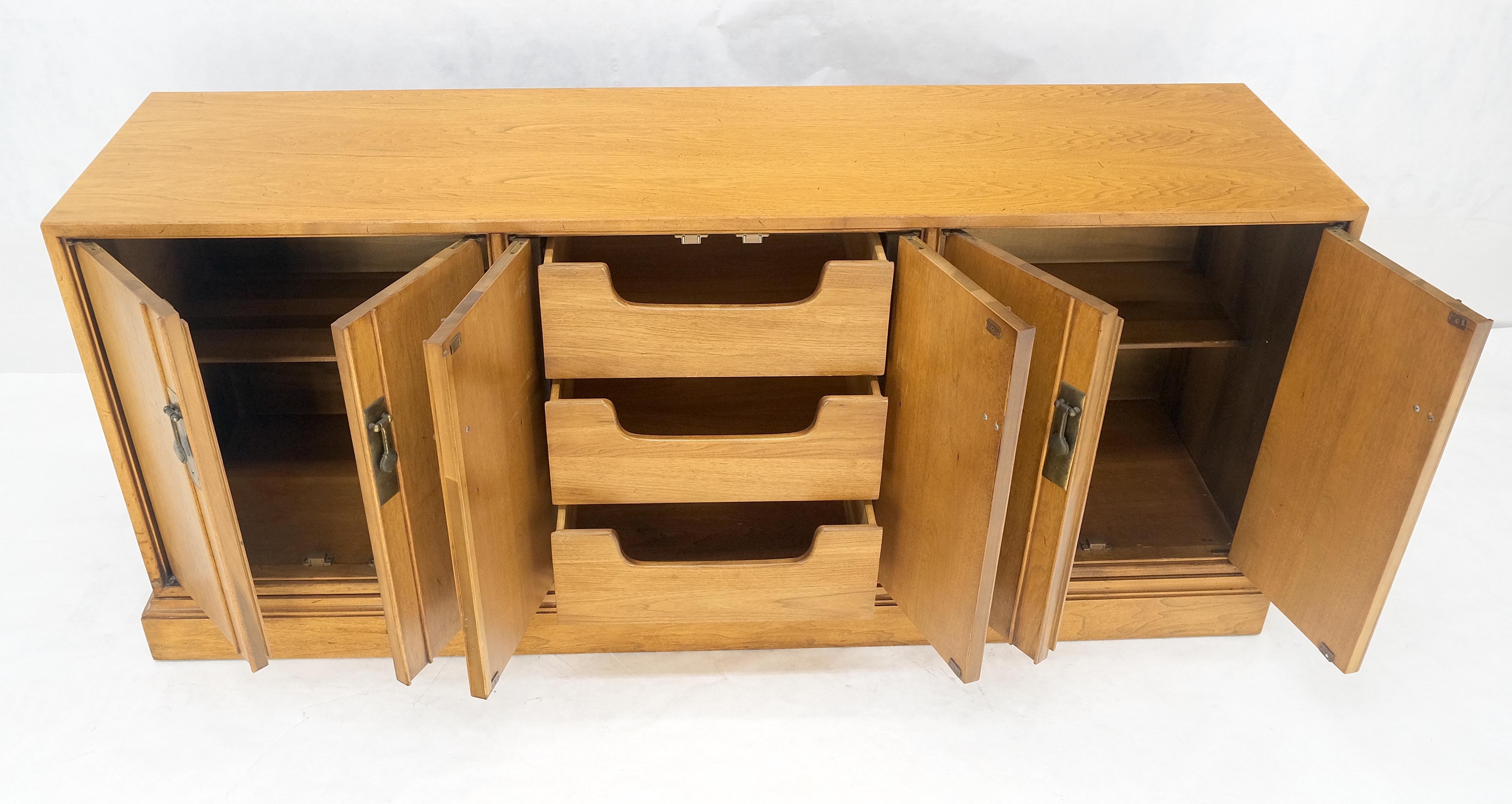 Light Walnut 3 Compartments 6 Doors Drop Pulls Drawers Long Credenza Dresser c1970s MINT