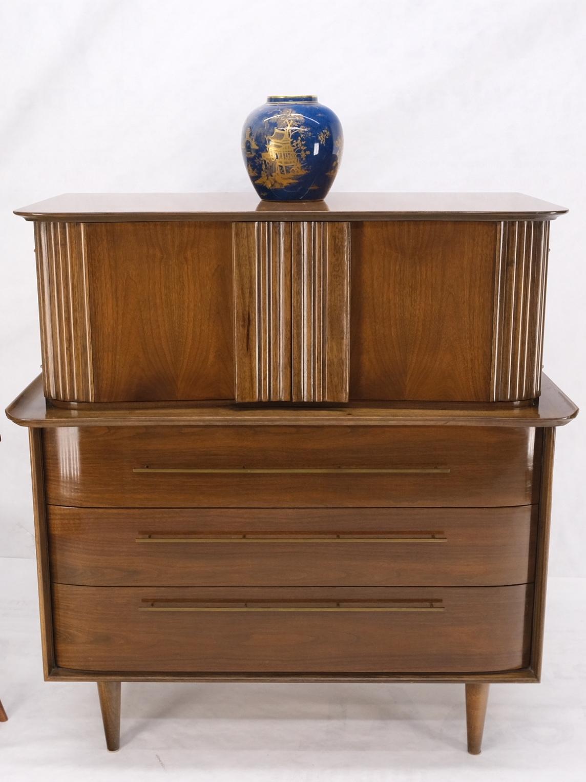 Light Walnut Bow Front Drawers Long Brass Pull Hardware Gentleman's Chest Mint For Sale 10