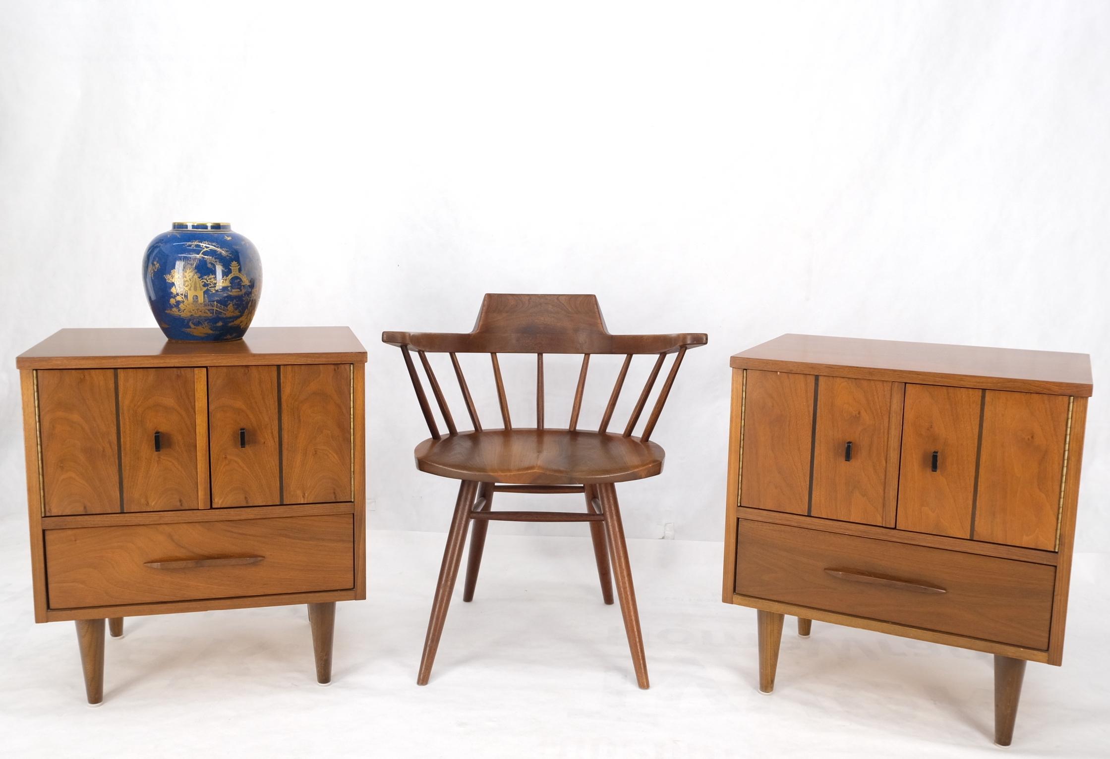 Light walnut double door Compartment one drawer cone tapered legs end tables night stands mint.