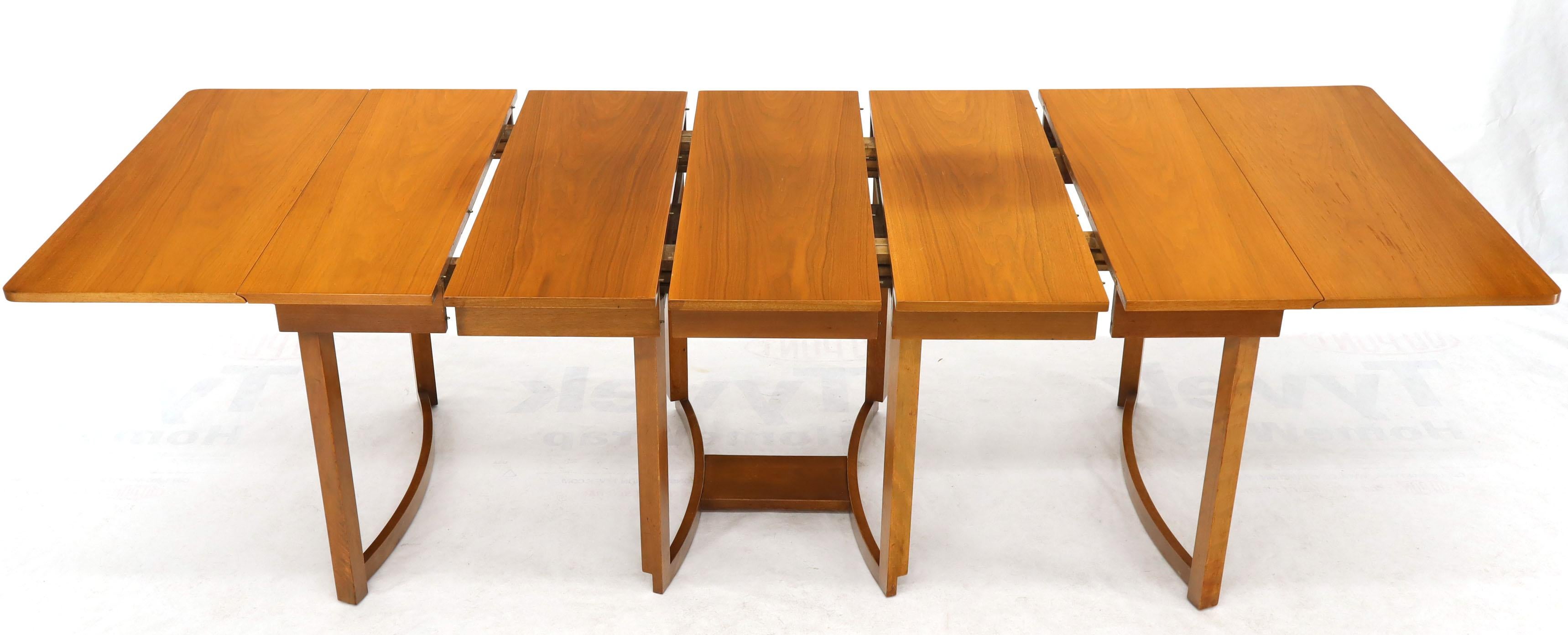 Midcentury Light Walnut Drop Leaf Expandable Dining Table, Three Leafs Boards im Angebot 6