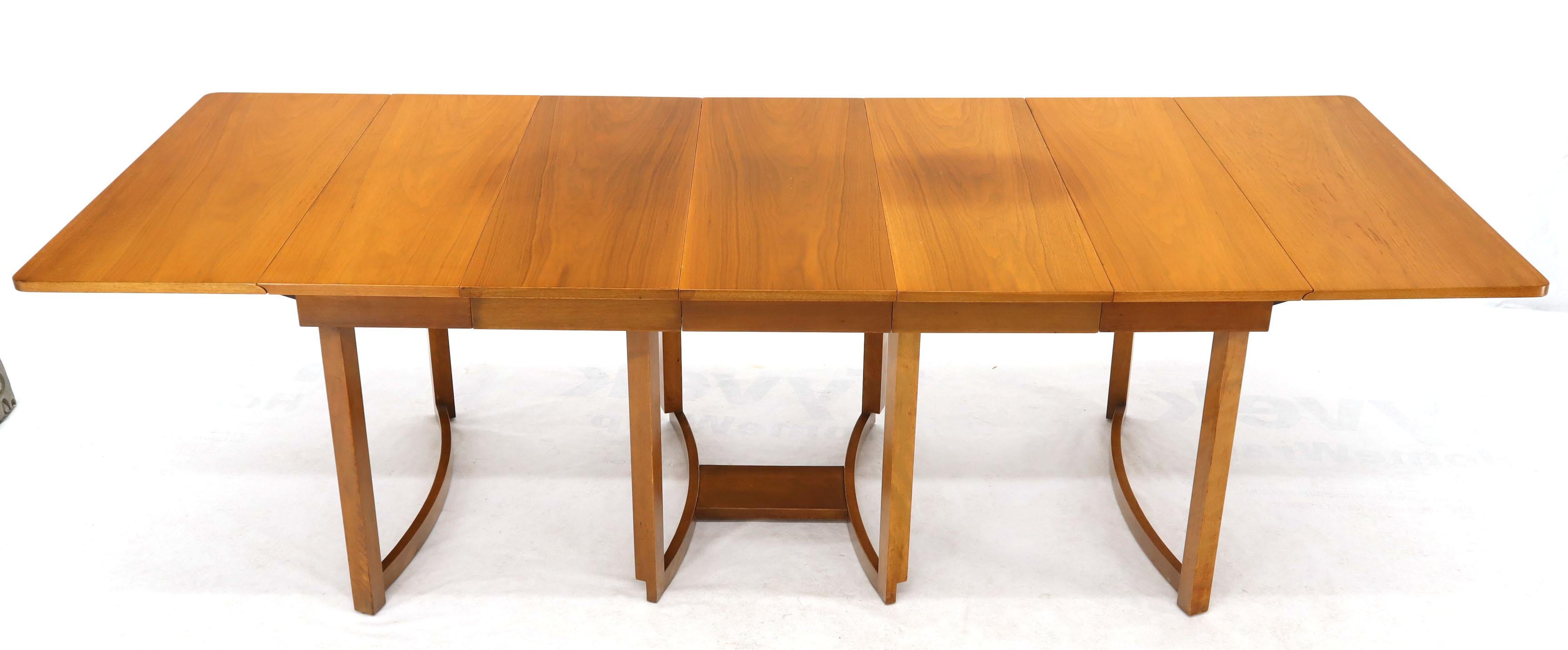 Midcentury Light Walnut Drop Leaf Expandable Dining Table, Three Leafs Boards im Angebot 8