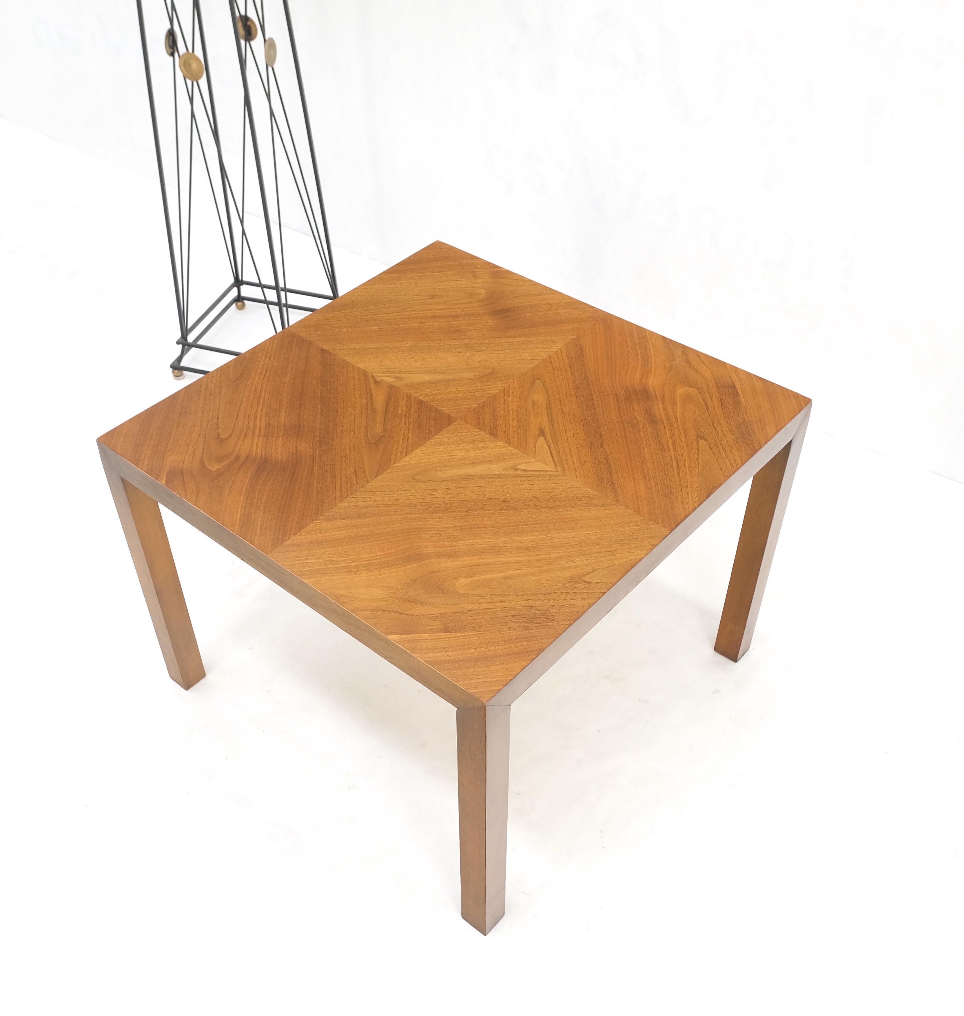 Light Walnut Square Mid-Century Modern Side End Table Mint! For Sale 2