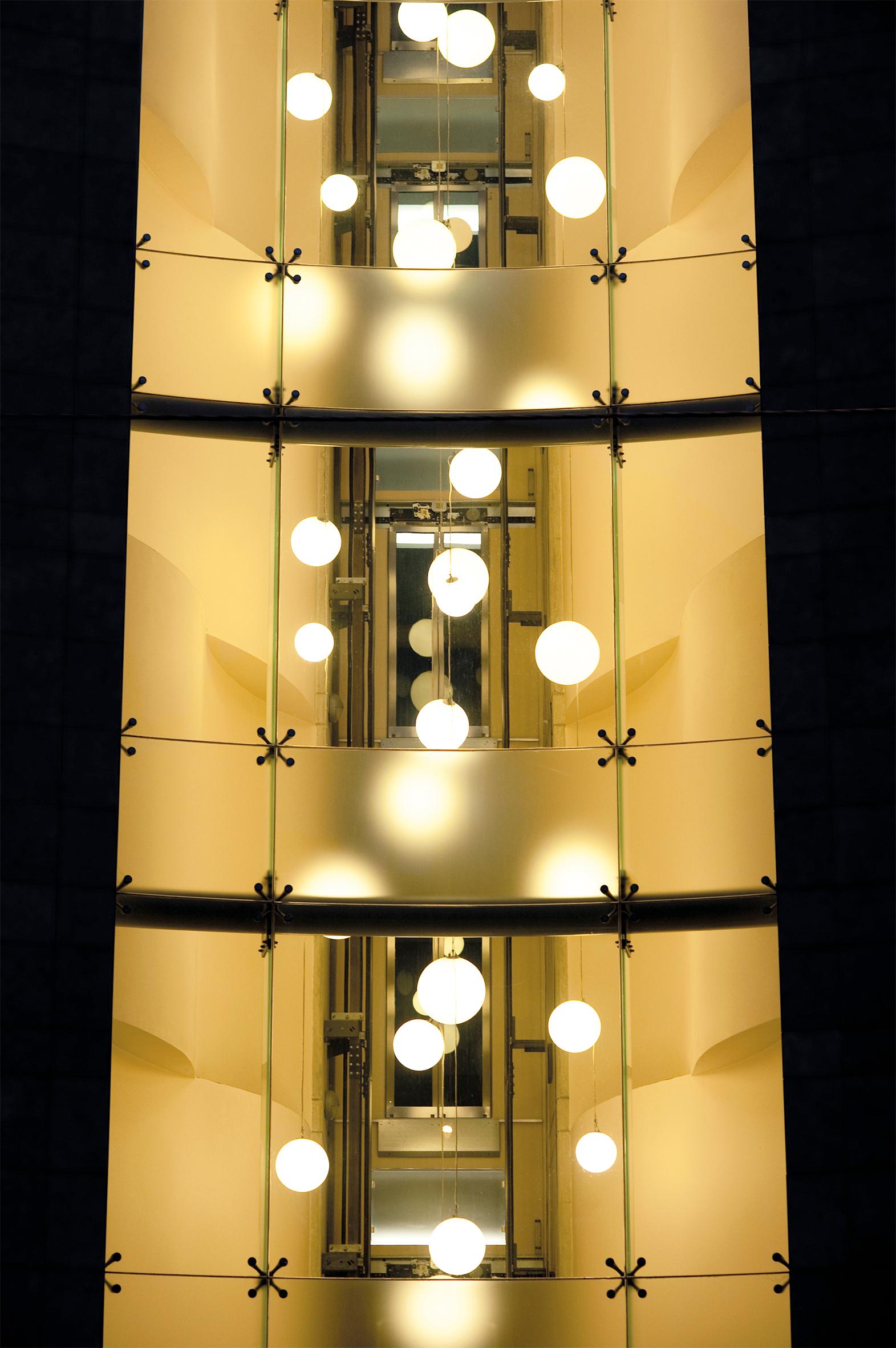 Other Light White Globo 70 Hanging Lamp by SLIDE Studio For Sale