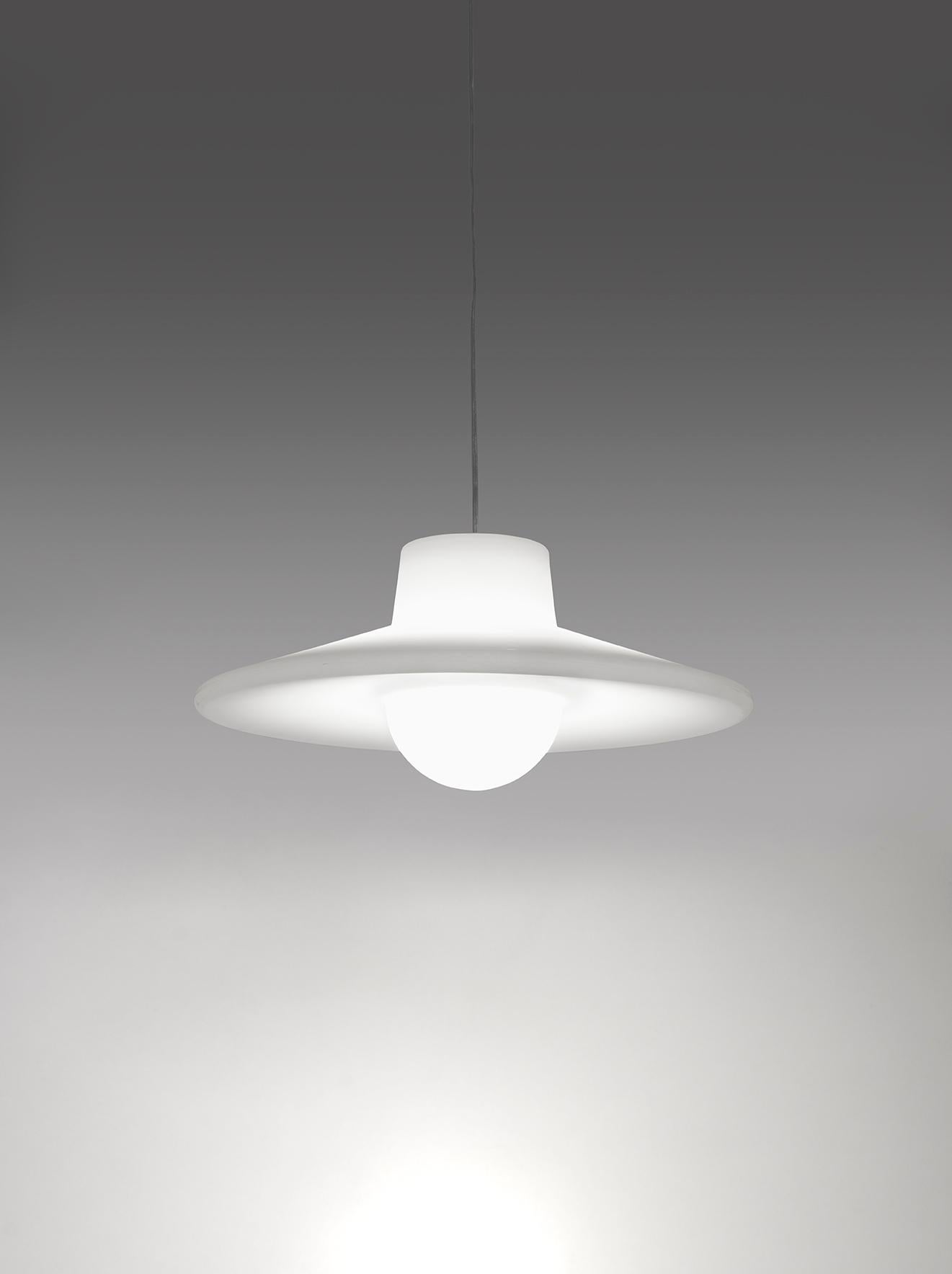 Light White Ico Ceiling Lamp by studioPang
Dimensions: Ø 50 x H 23 cm.
Materials: Polyethylene.

This product is suitable for indoor and outdoor use. All our lamps can be wired according to each country. If sold to the USA it will be wired for the