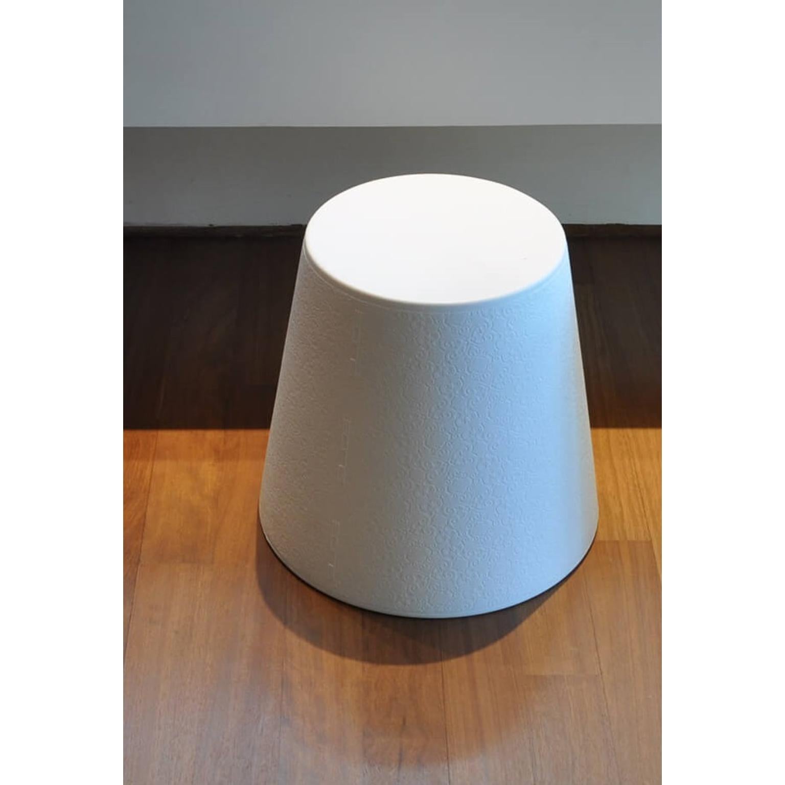 Light White LED Ali Baba Stool by Giò Colonna Romano
Dimensions: Ø 43 x H 41 cm.
Materials: Polyethylene.
Weight: 2,5 kg.

Available in a standard version and an LED version. Prices may vary. Available in different color options. This product is