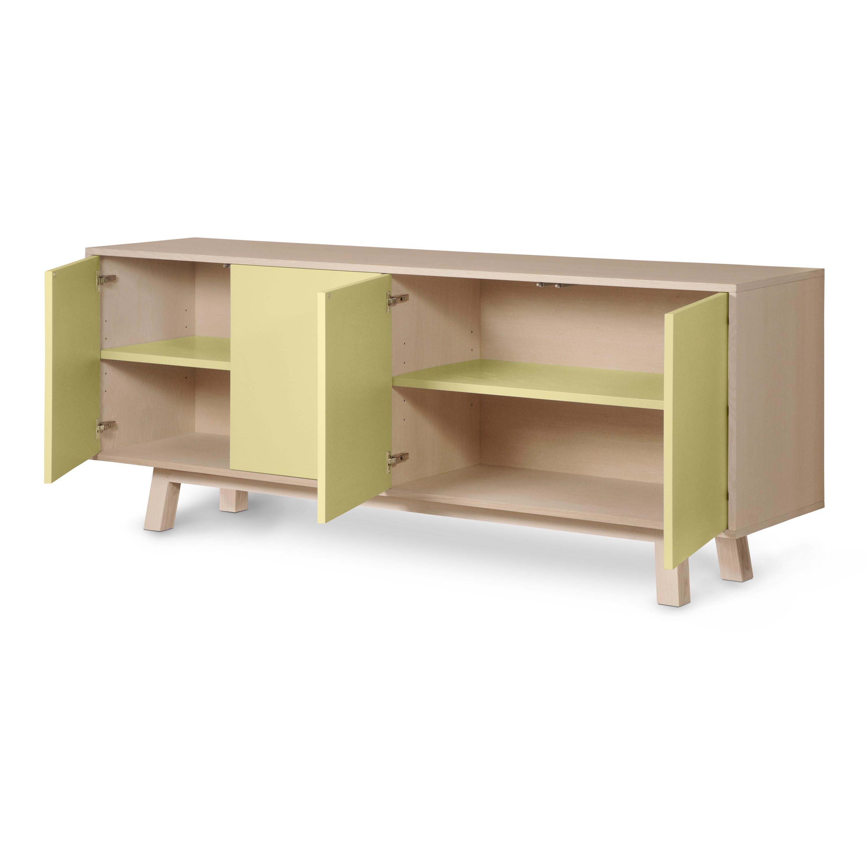 French Light Yellow 4-Door Low Sideboard in Ash Wood, Design Eric Gizard, Paris For Sale
