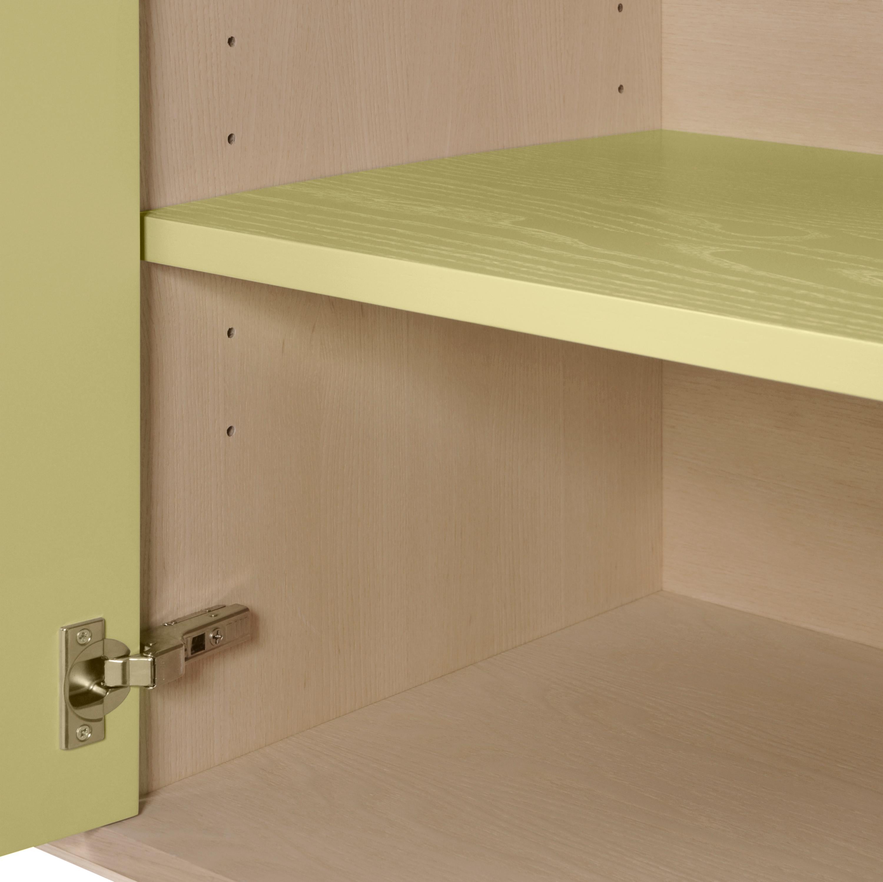 Aparador bajo de madera francés de 4 puertas amarillo claro, diseñado por Eric Gizard, París Ceniza en venta