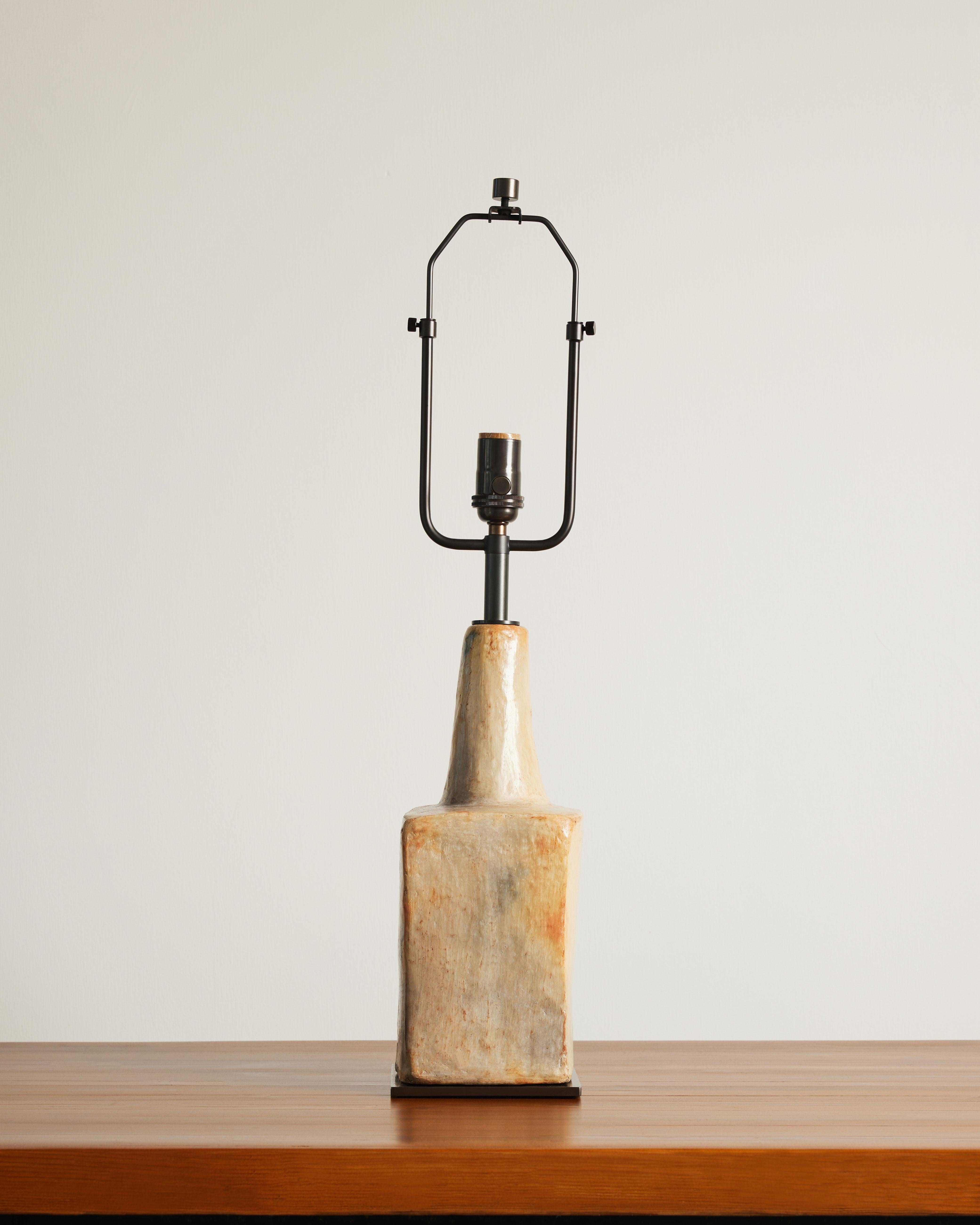 Moderne Lampe de table en céramique émaillée jaune clair et orange, France, 20ème C. en vente