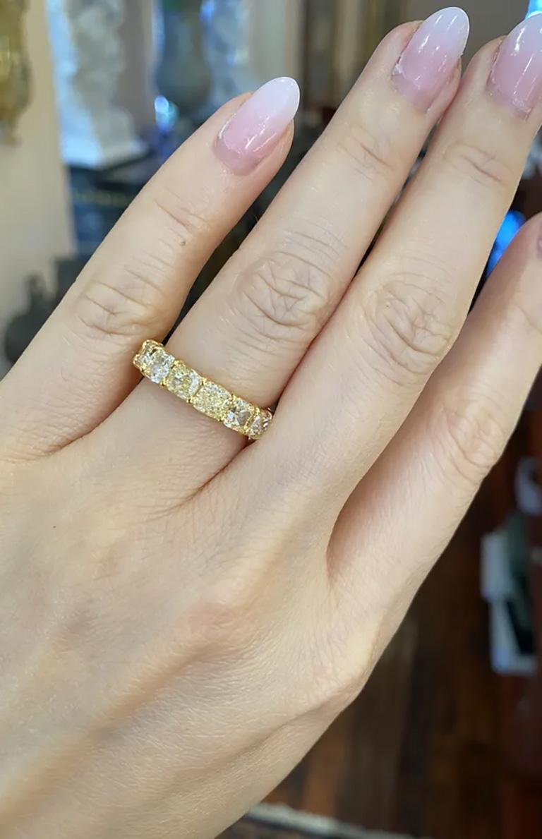 7.47 carats Light Yellow Diamond Eternity Ring in 18k Yellow Gold

Light Yellow Diamond Eternity Ring features 15 Natural Yellow Cushion Cut Diamonds set in 18k Yellow Gold

Each of the 15 diamonds is estimated to weigh ~ 0.498 carats each.
Total