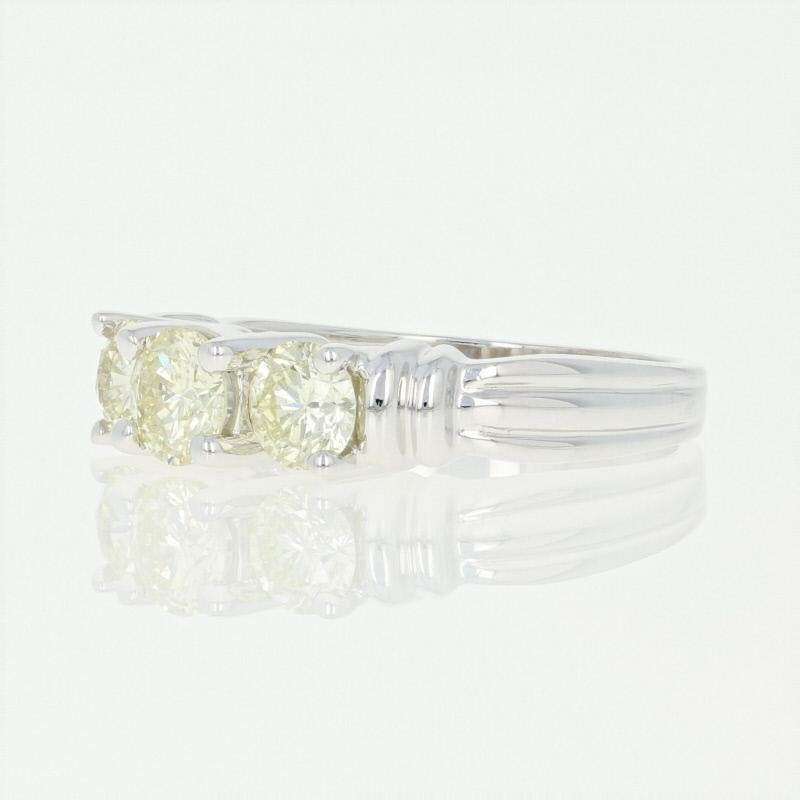 Light Yellow Diamond Ring, 14 Karat Gold Three-Stone Round Cut 1.50 Carat In Excellent Condition In Greensboro, NC