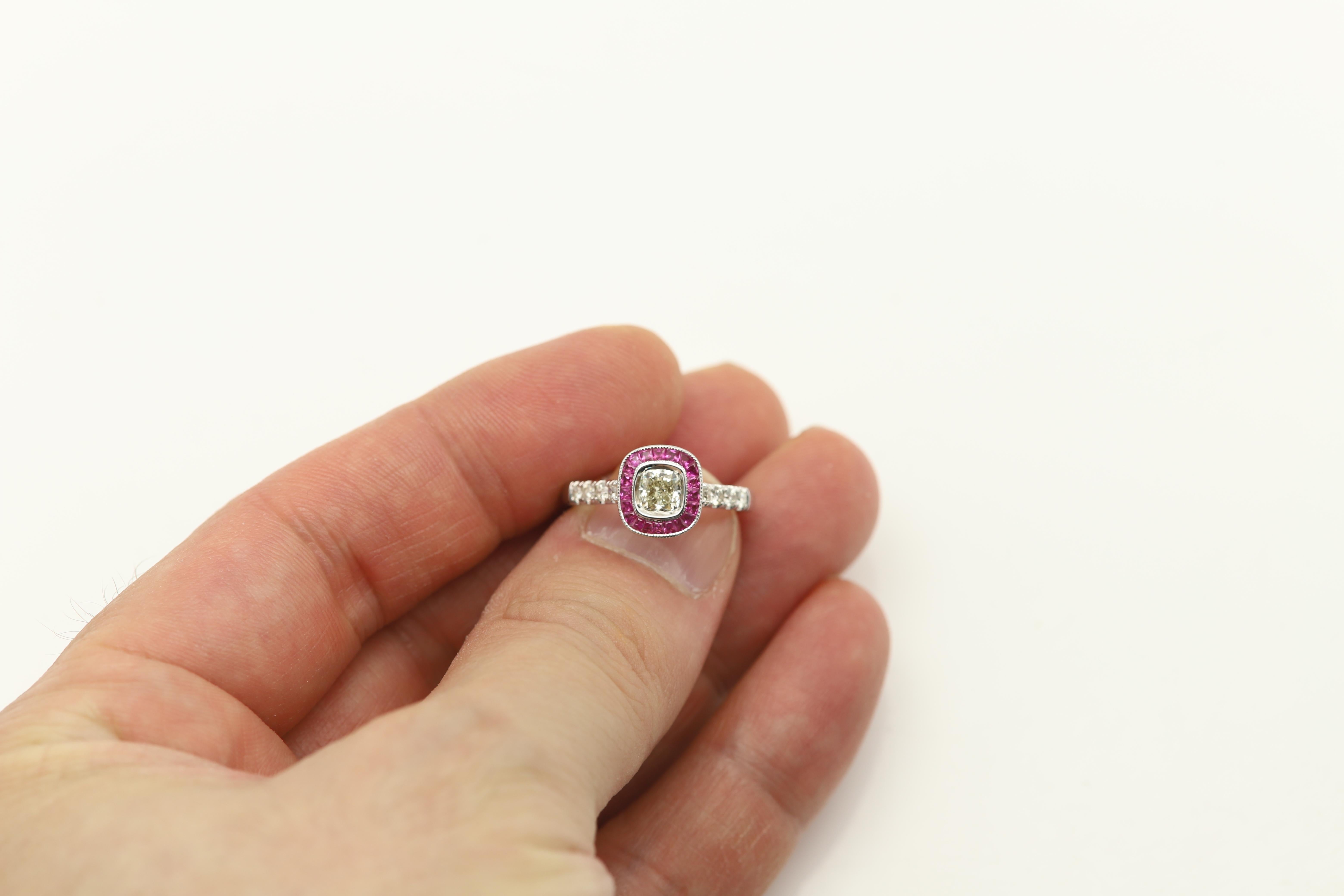 Light Yellow Diamond Red Ruby Ring 18 Karat Gold Art Deco Ring For Sale 2