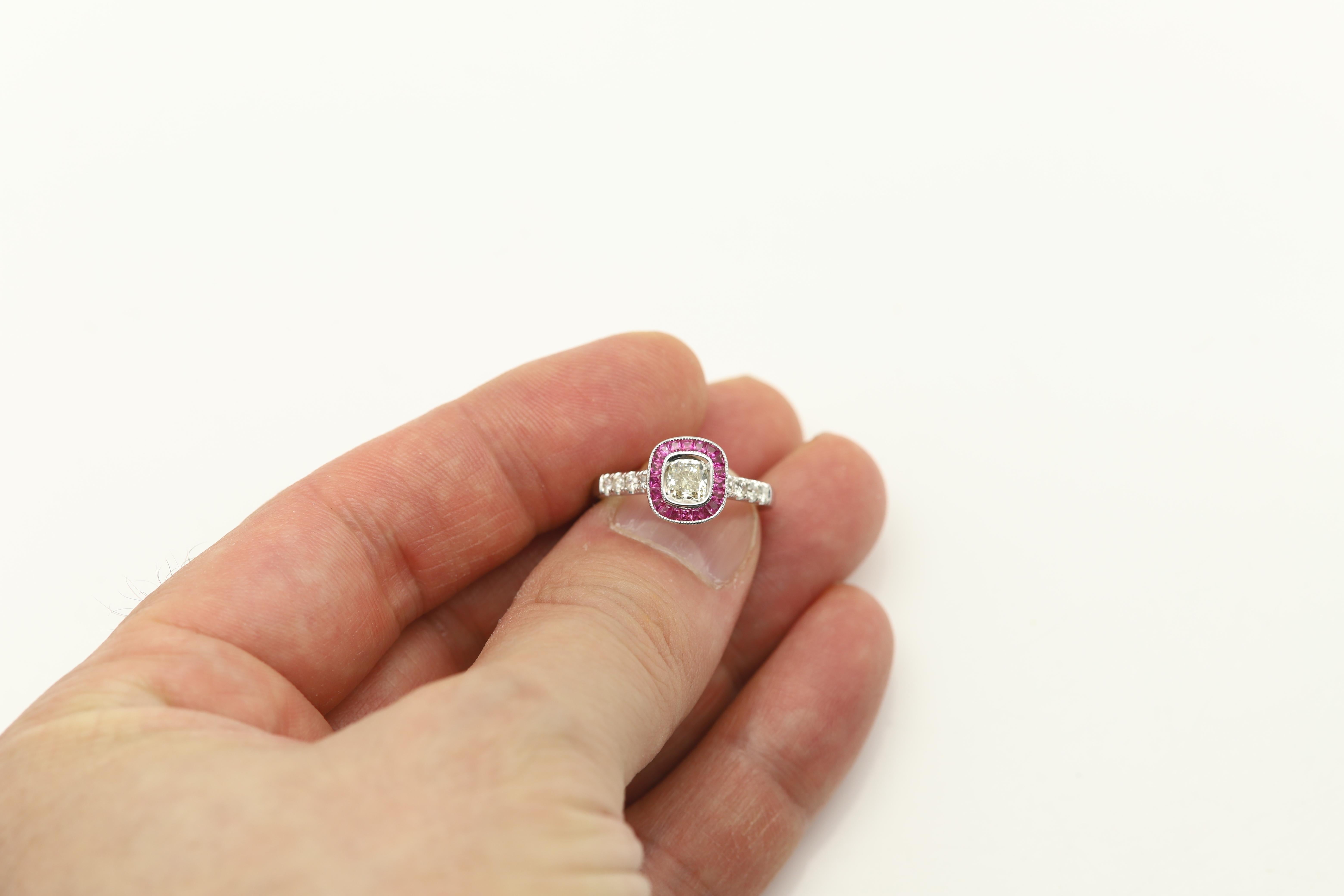Light Yellow Diamond Red Ruby Ring 18 Karat Gold Art Deco Ring For Sale 3