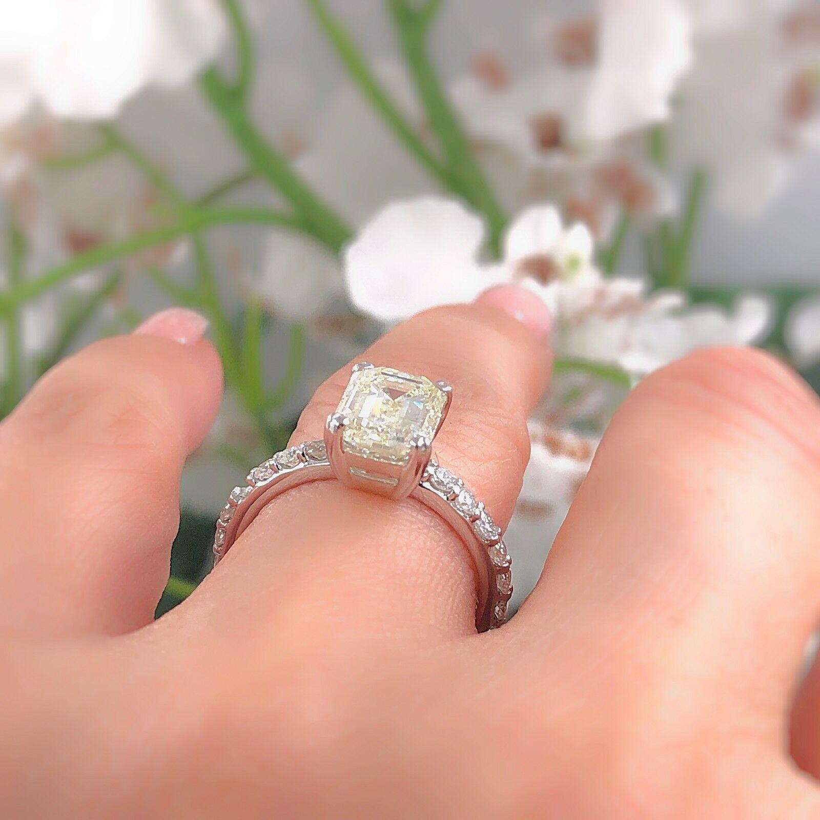 Women's Light Yellow Emerald Diamond Engagement Ring 2.53 Carat 14 Karat White Gold For Sale