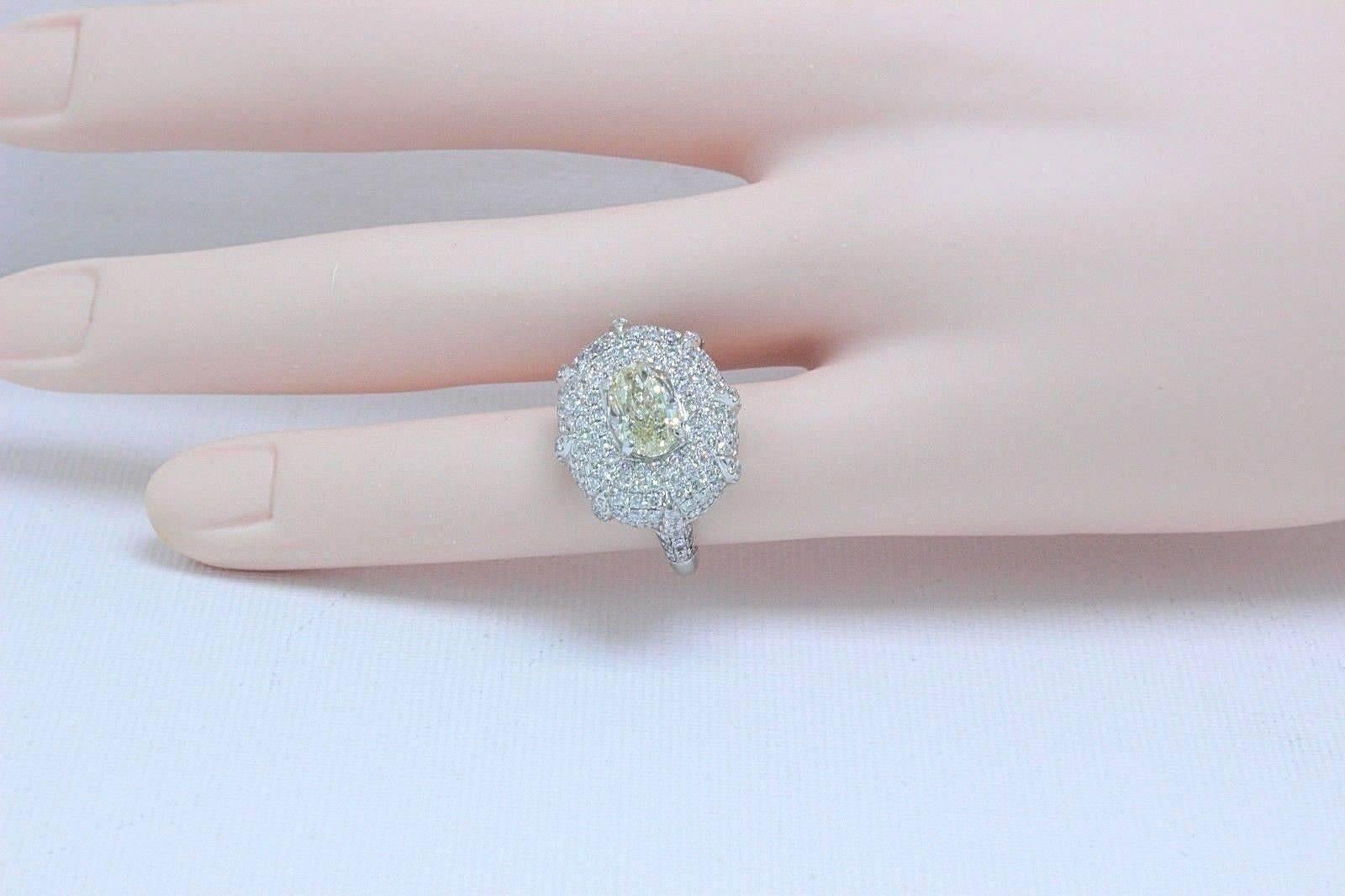 Women's Light Yellow Oval 4.24 TCW Diamond Engagement Cocktail Ring in 18k White Gold For Sale