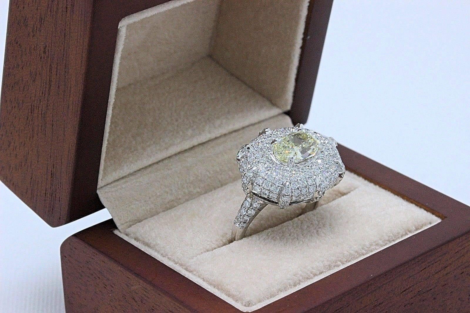 Light Yellow Oval 4.24 TCW Diamond Engagement Cocktail Ring in 18k White Gold For Sale 3