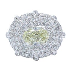 Hellgelber, ovaler Verlobungsring aus 18 Karat Weißgold mit 4,24 TCW Diamant