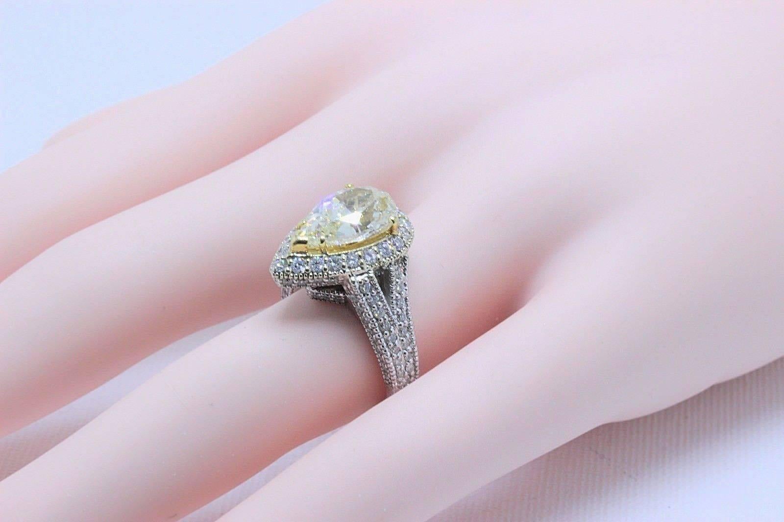 Bague de fiançailles en or blanc 14 carats avec diamants en forme de poire jaune clair de 6,32 carats en vente 5