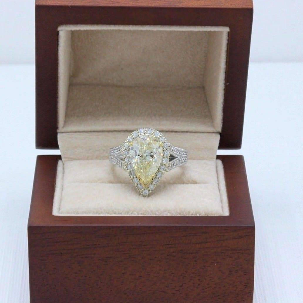 Bague de fiançailles en or blanc 14 carats avec diamants en forme de poire jaune clair de 6,32 carats en vente 6