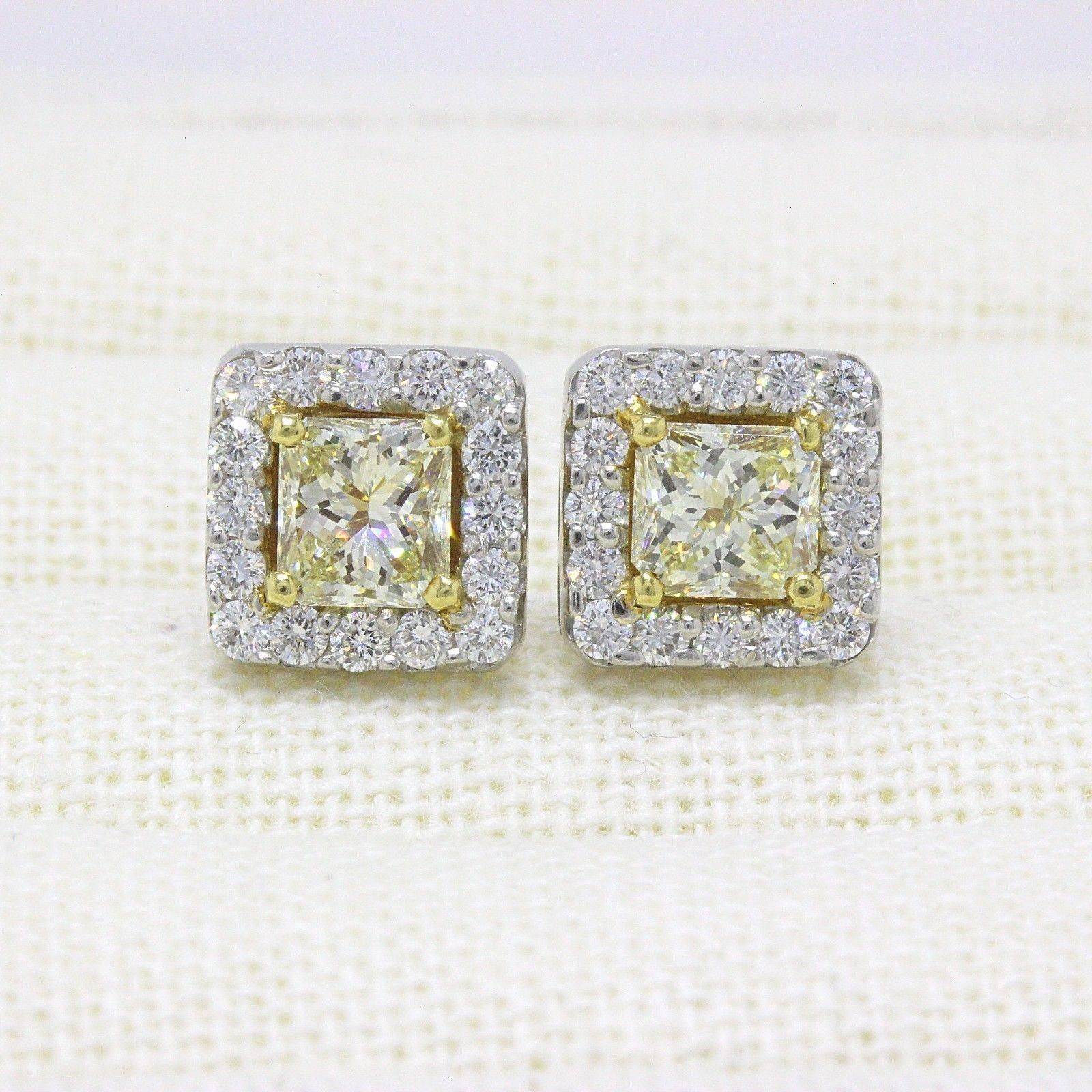Boucles d'oreilles princesse en or blanc et jaune 18 carats avec halo de diamants jaune clair de 3,96 carats TCW en vente 2