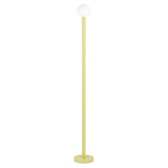 Lampadaire jaune clair A.Profiles par Atelier Areti
