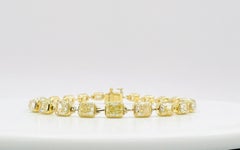 Light Yellow Radiant East to West Bezel Bracelet in 18K Yellow Gold