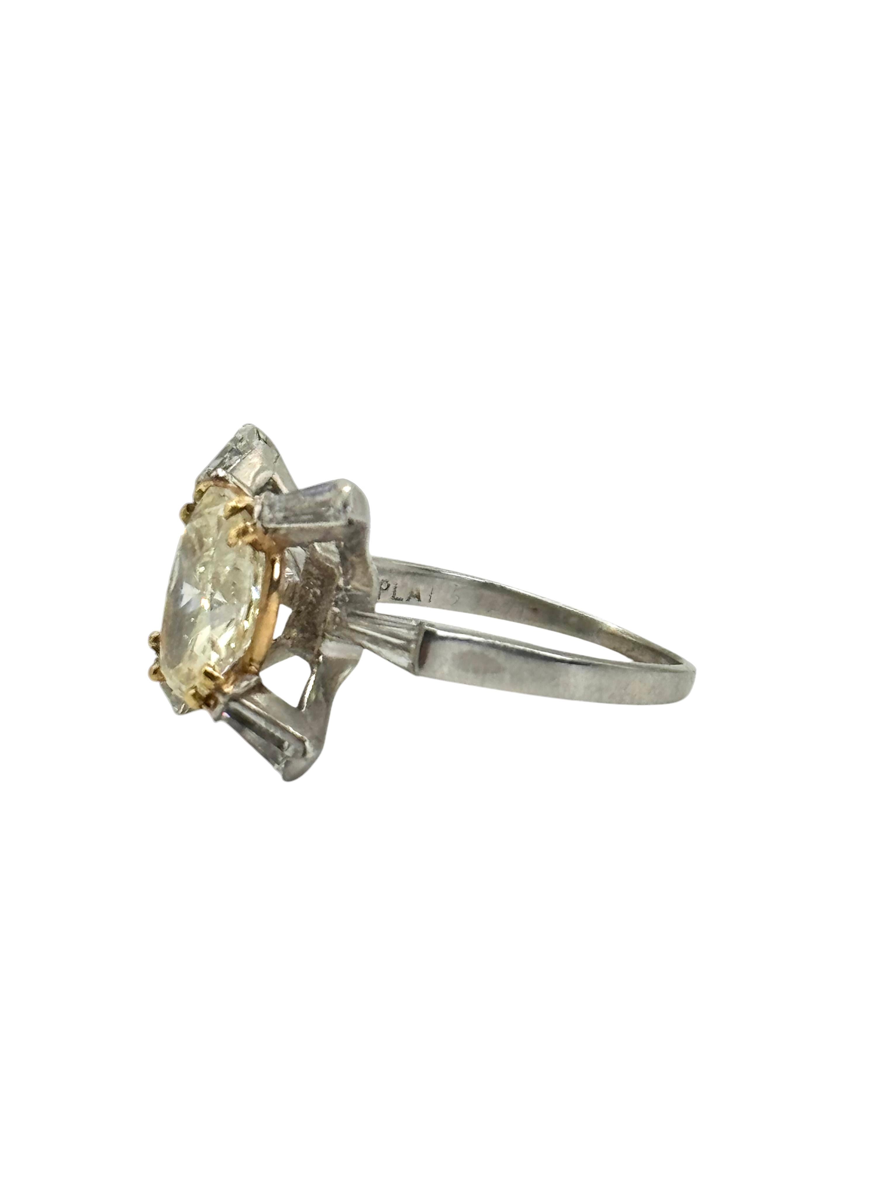 Oval Cut Platinum and 18K Yellow Gold Light Yellow VVS2 Diamond Ring For Sale