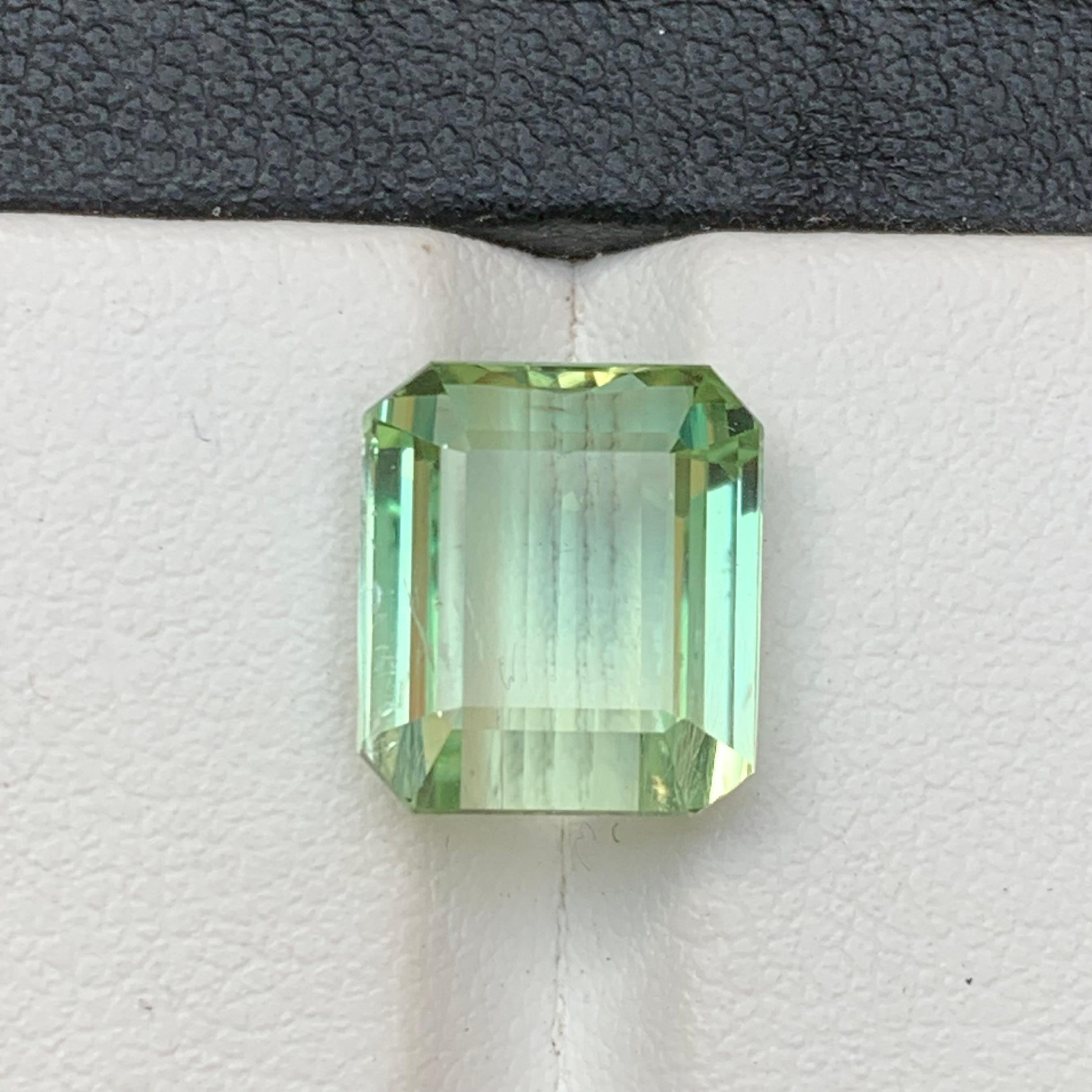 Bague en tourmaline naturelle vert citron clair, pierre précieuse non sertie de 6,95 carats, taille émeraude en vente 4