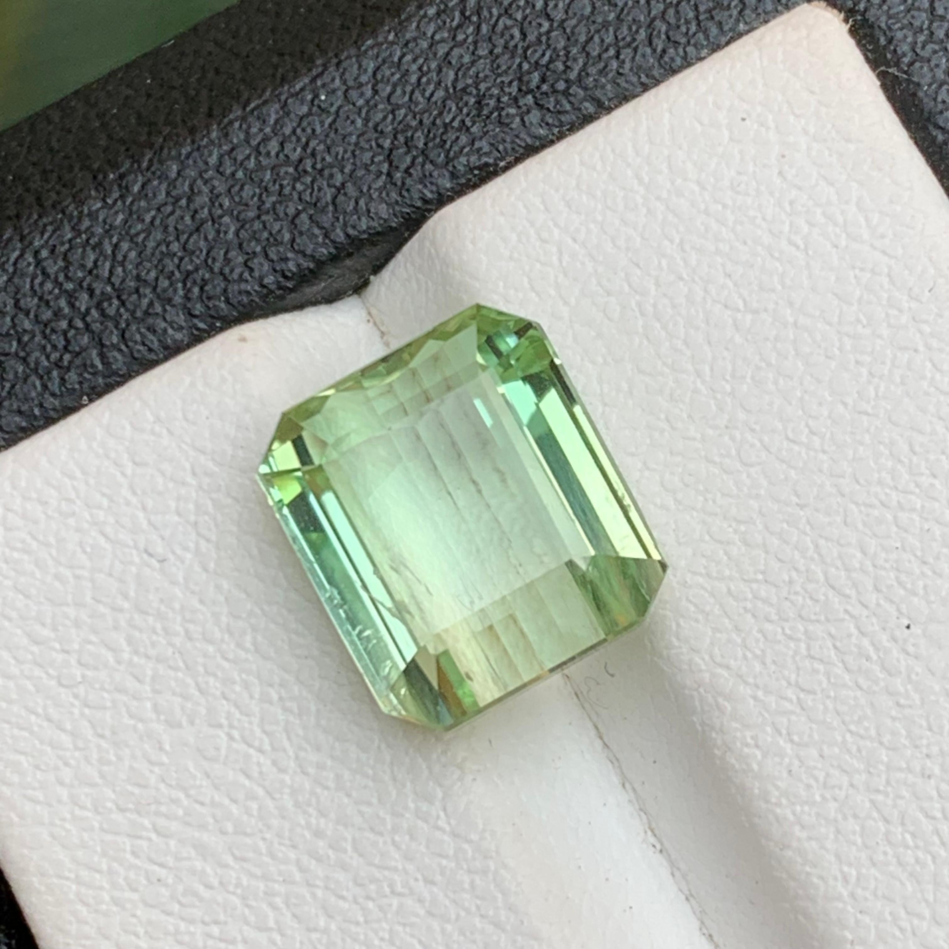 Bague en tourmaline naturelle vert citron clair, pierre précieuse non sertie de 6,95 carats, taille émeraude en vente 5
