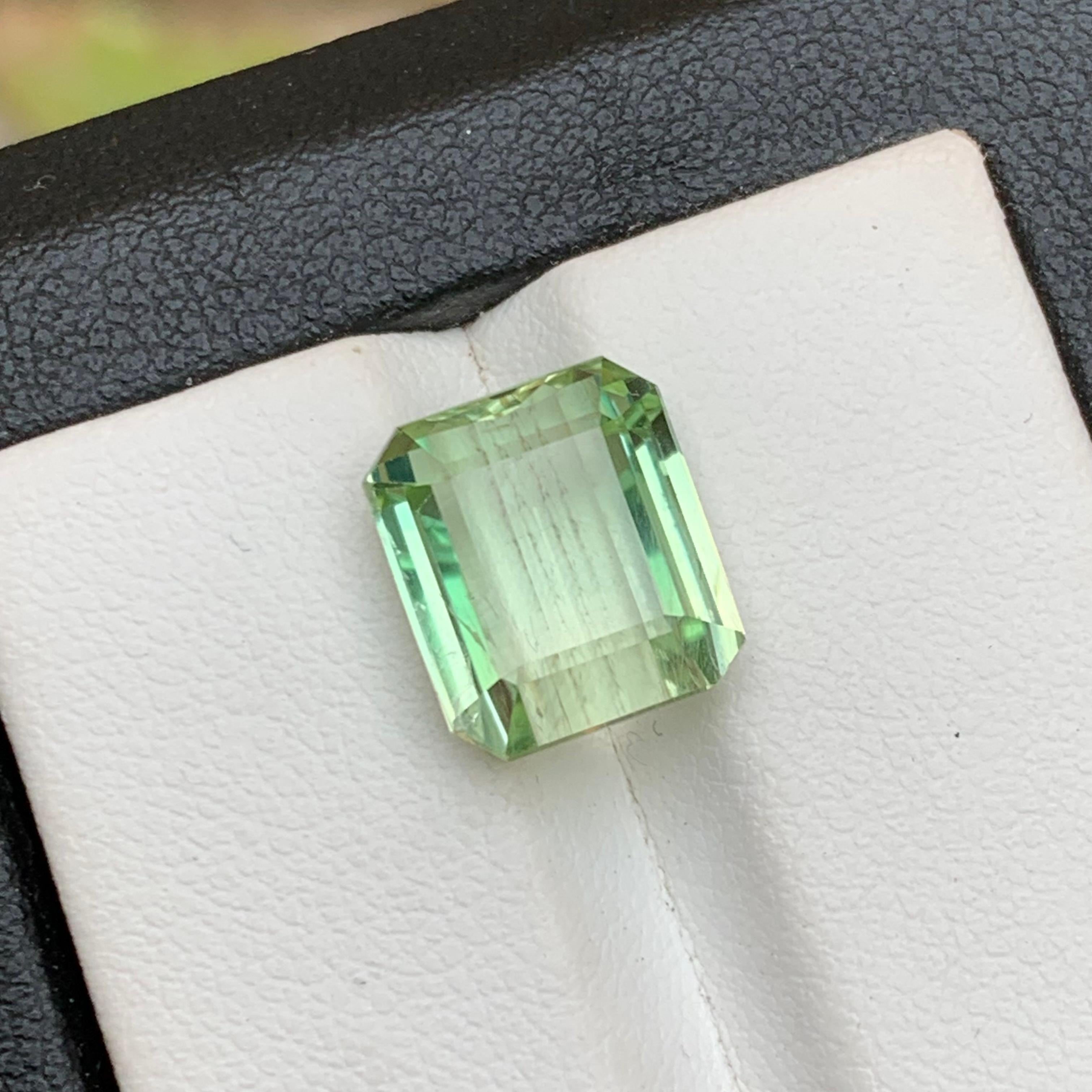Bague en tourmaline naturelle vert citron clair, pierre précieuse non sertie de 6,95 carats, taille émeraude en vente 6