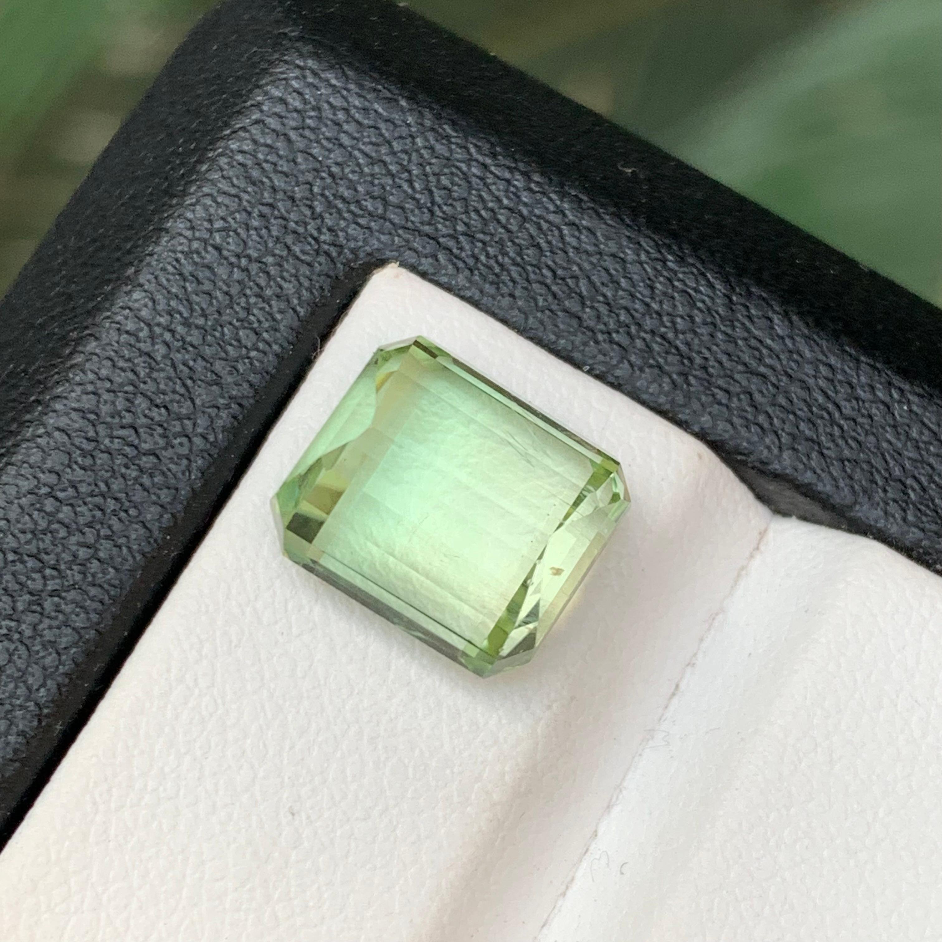 Bague en tourmaline naturelle vert citron clair, pierre précieuse non sertie de 6,95 carats, taille émeraude Neuf - En vente à Peshawar, PK