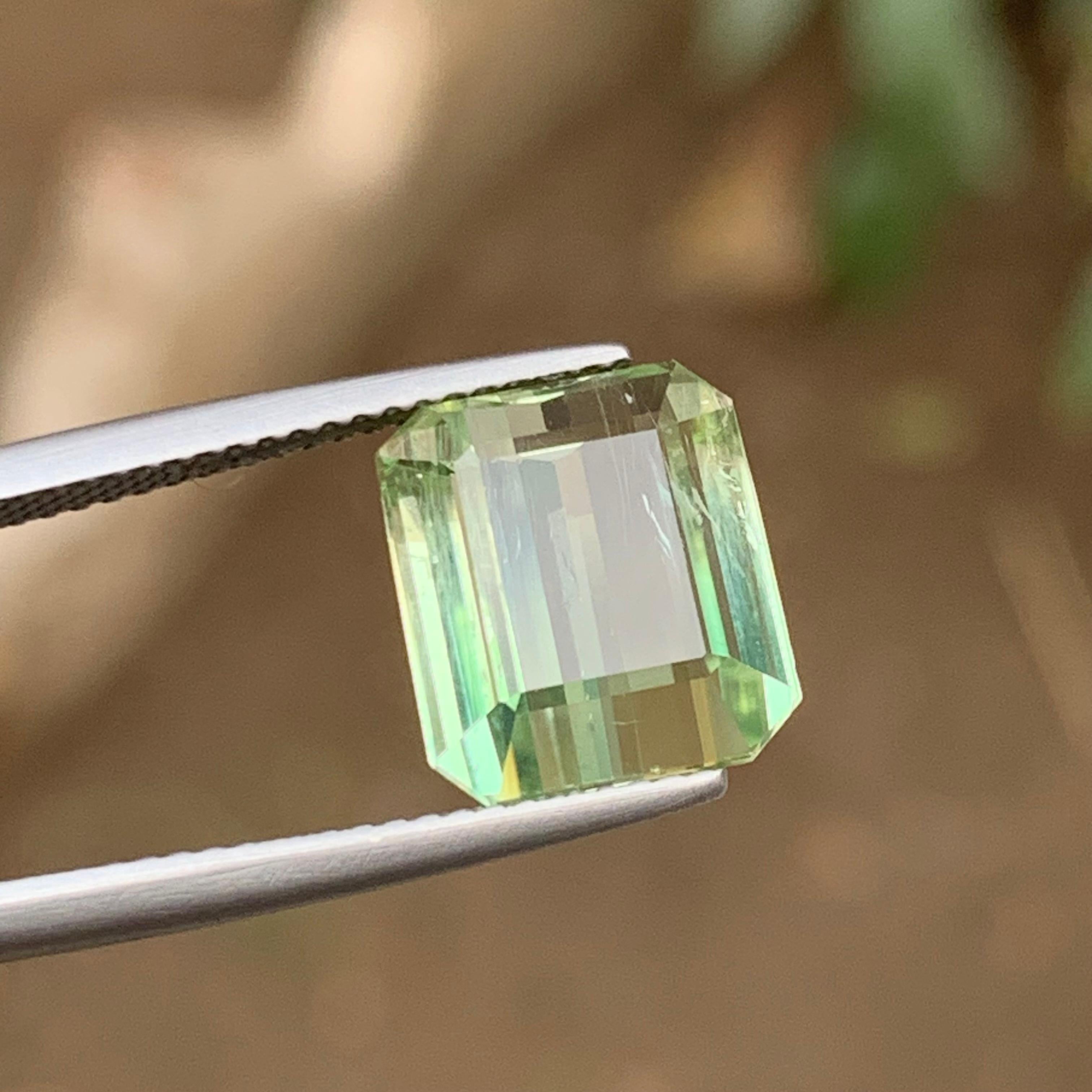 Bague en tourmaline naturelle vert citron clair, pierre précieuse non sertie de 6,95 carats, taille émeraude en vente 1