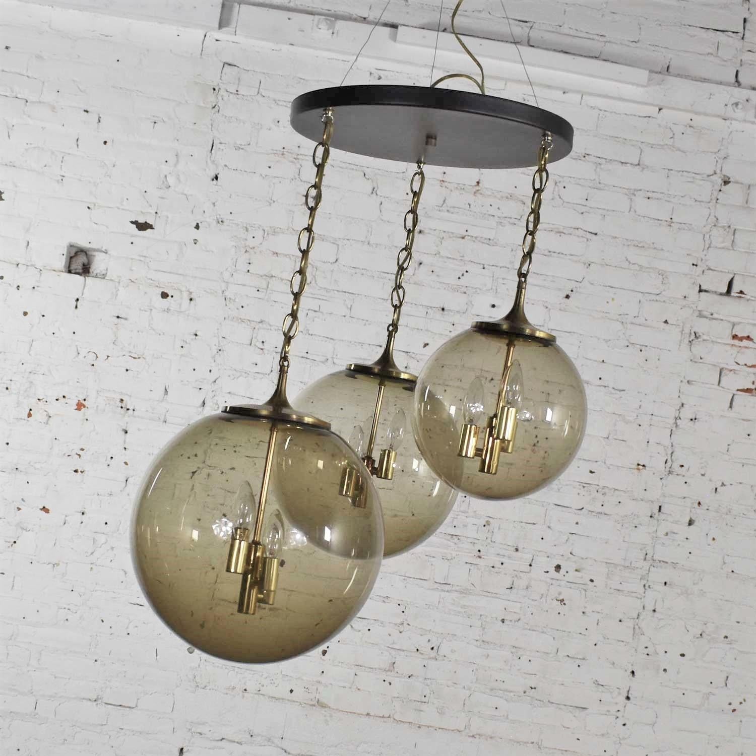 Lightcraft of California Chandelier with 3 Cascading Smoke Glass Orb Globes In Good Condition For Sale In Topeka, KS