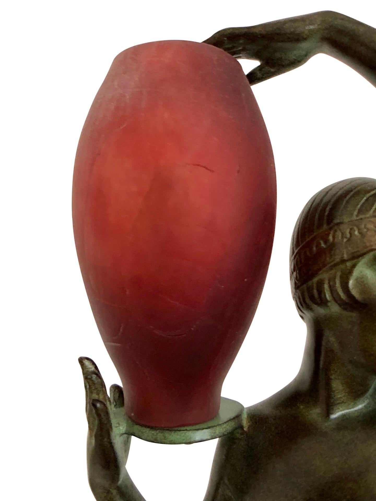 XXIe siècle et contemporain Lampe de sculpture Odalisque de style Art déco éclairée par Fayral et Max Le Verrier  en vente