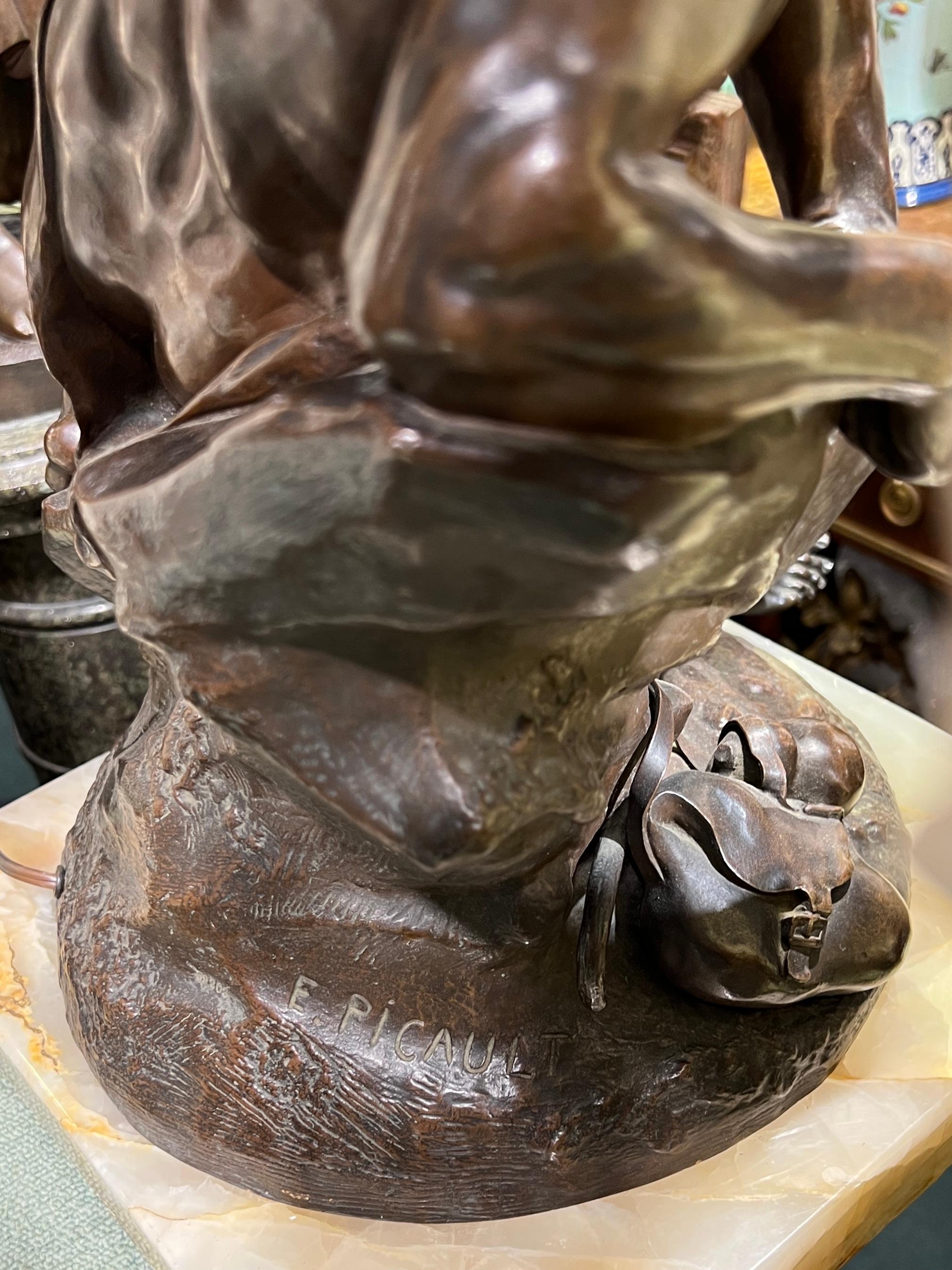 Sculpture / Lampe en bronze éclairée d'après Emile Louis Picault en vente 2