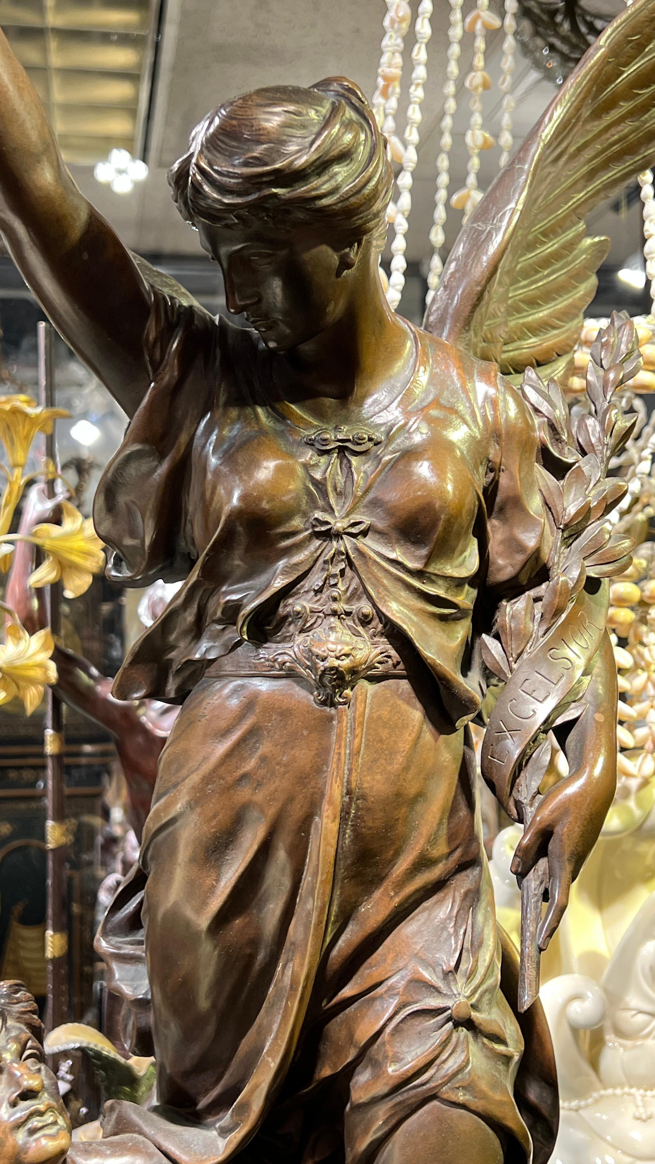 Français Sculpture / Lampe en bronze éclairée d'après Emile Louis Picault en vente