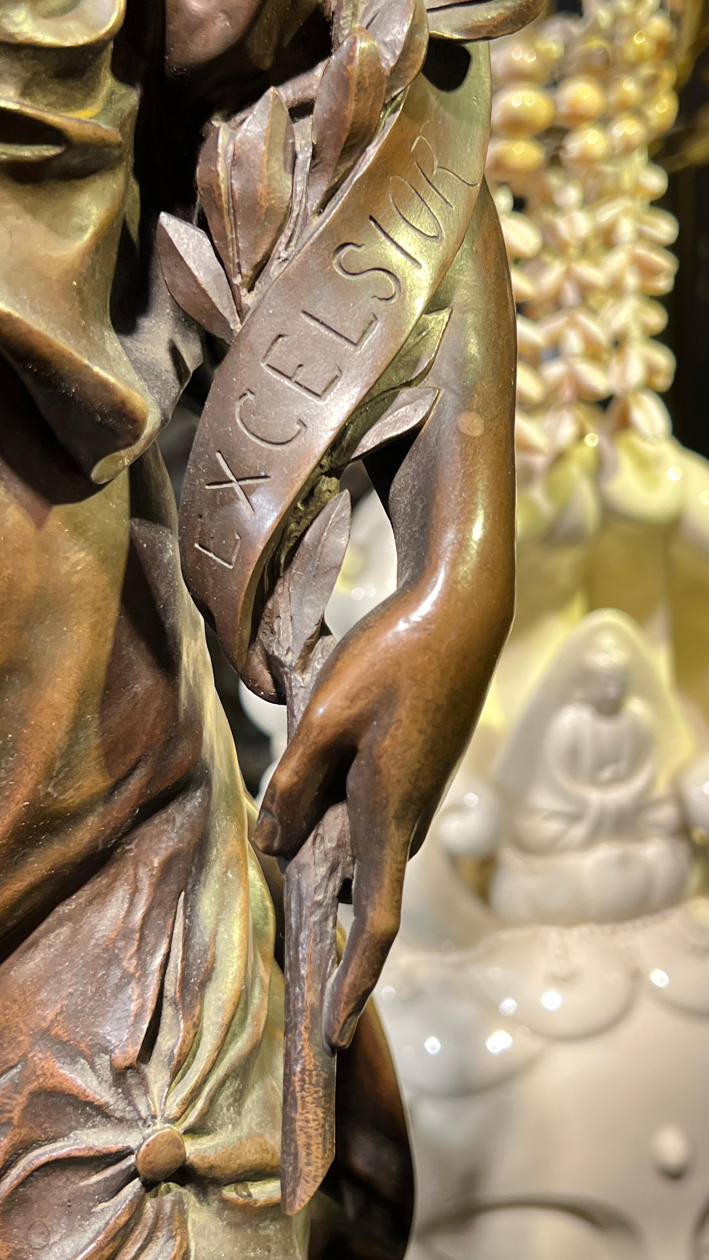 Patiné Sculpture / Lampe en bronze éclairée d'après Emile Louis Picault en vente
