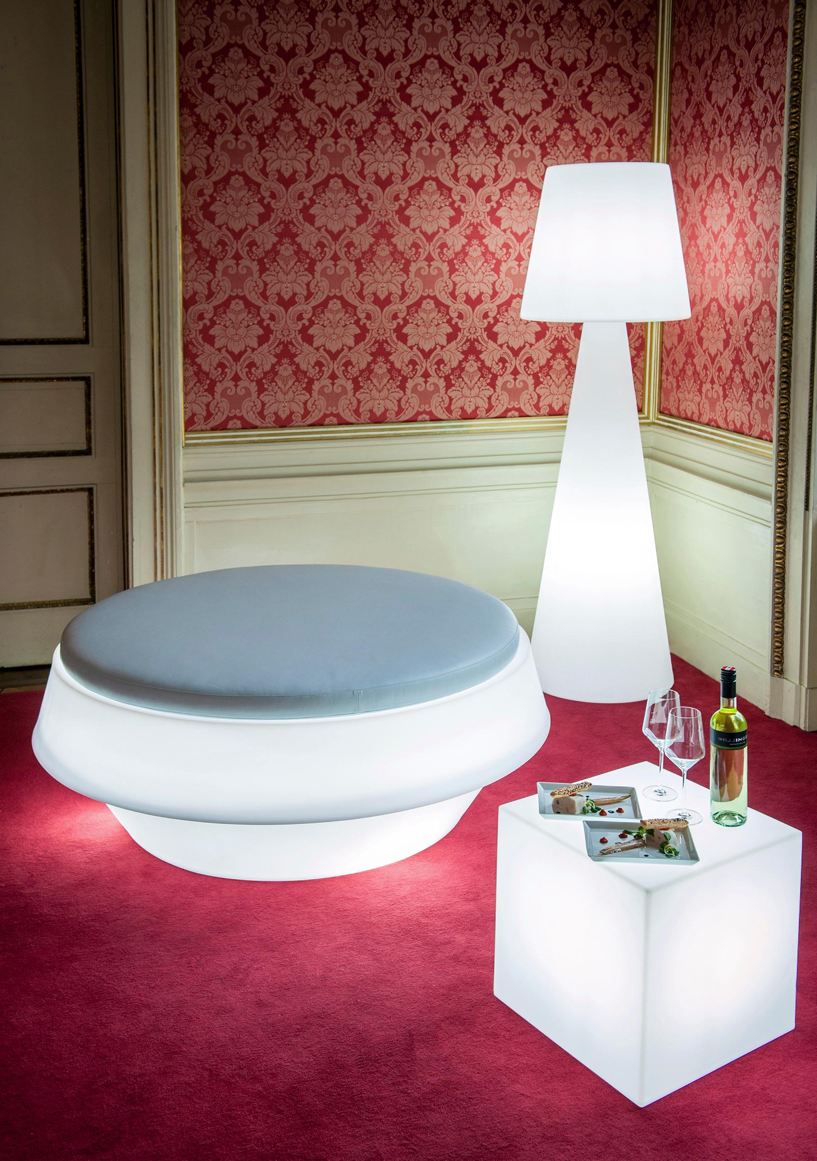 Contemporary Lighted Giò Pouf by Giò Colonna Romano For Sale